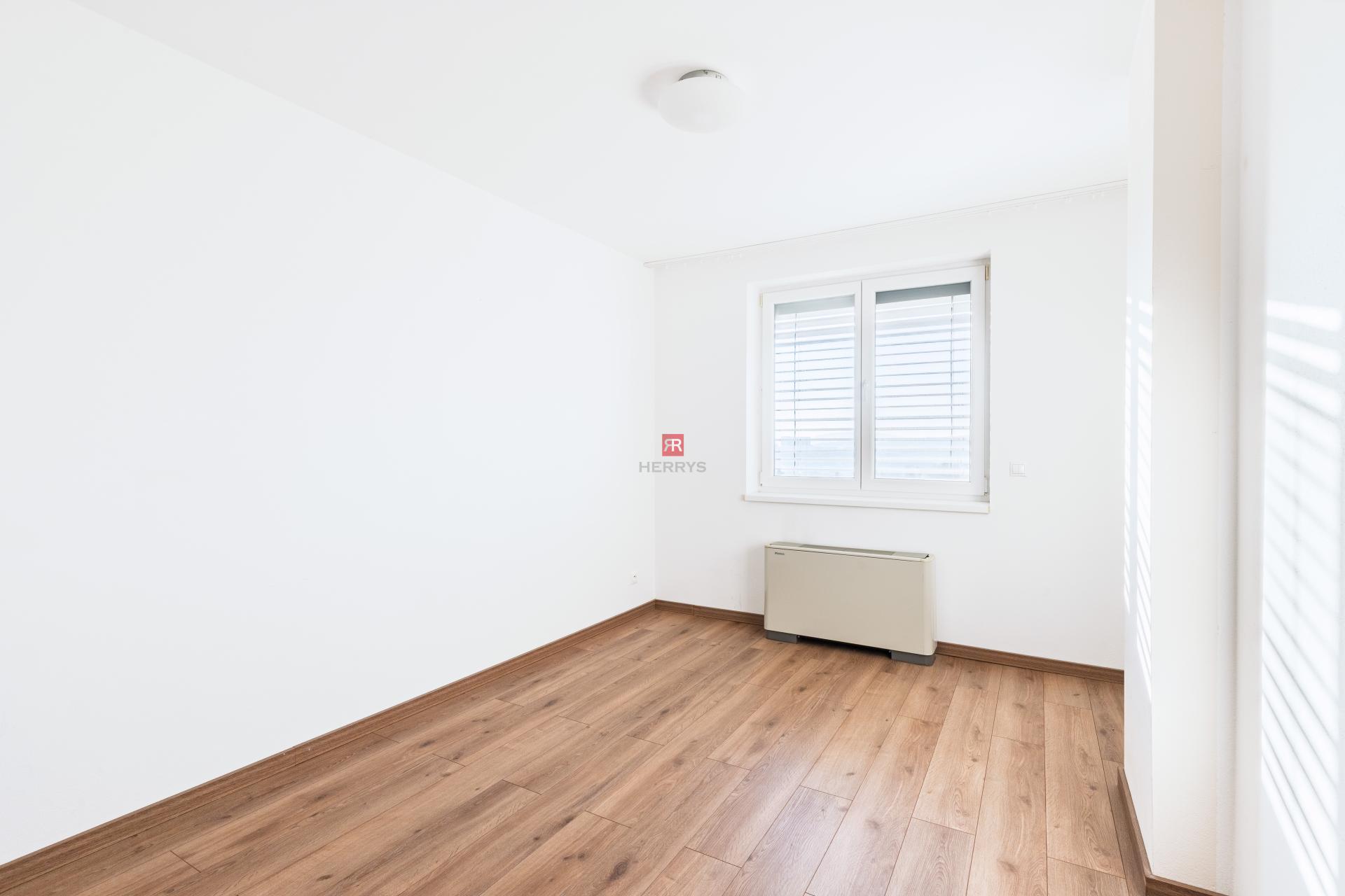 HERRYS - Na predaj priestranný 3-izbový byt na ulici Guothova, Kramáre