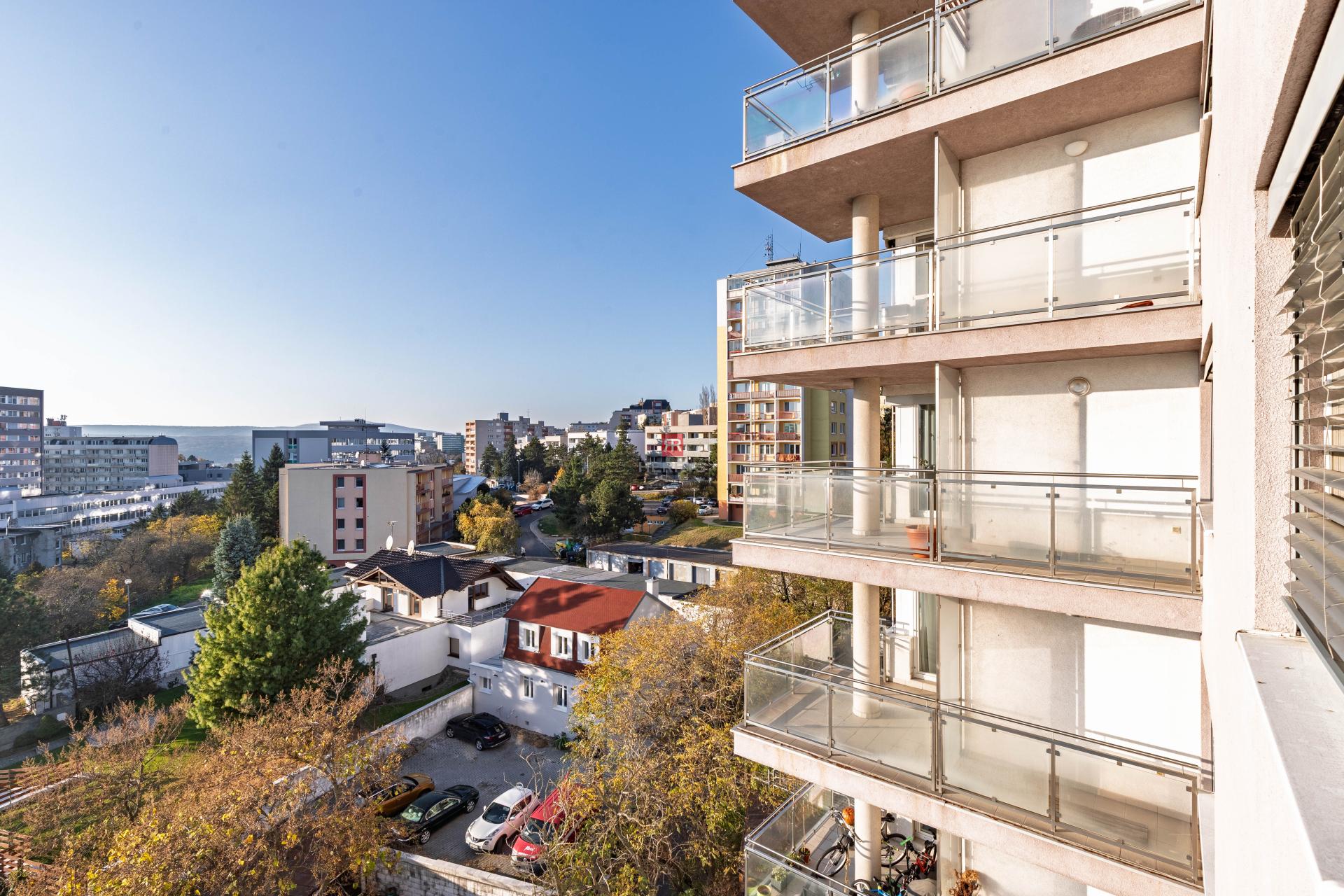 HERRYS - Na predaj priestranný 3-izbový byt na ulici Guothova, Kramáre