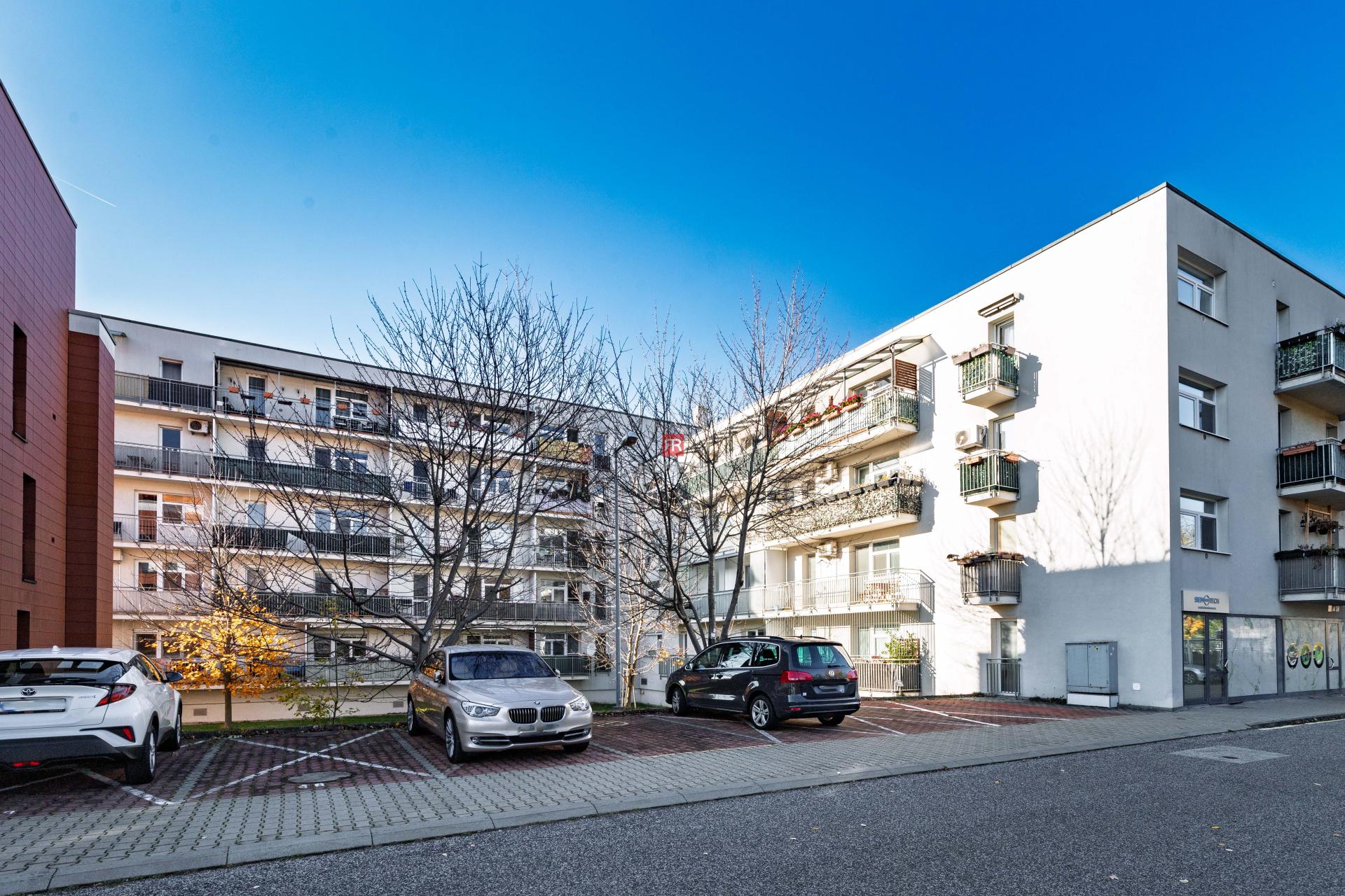 HERRYS – Spacious 2-room apartment for sale after complete renovation&nbsp;