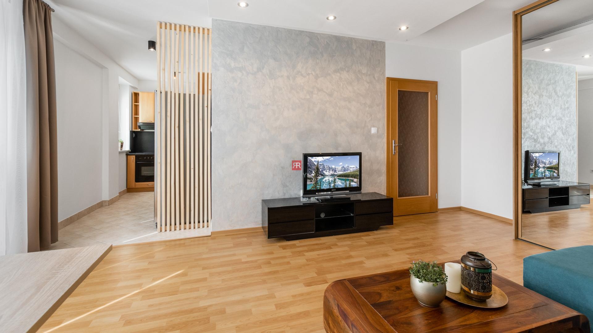 HERRYS - Na prenájom kompletne zariadený 1 izbový byt s balkónom v Devínskej Novej Vsi