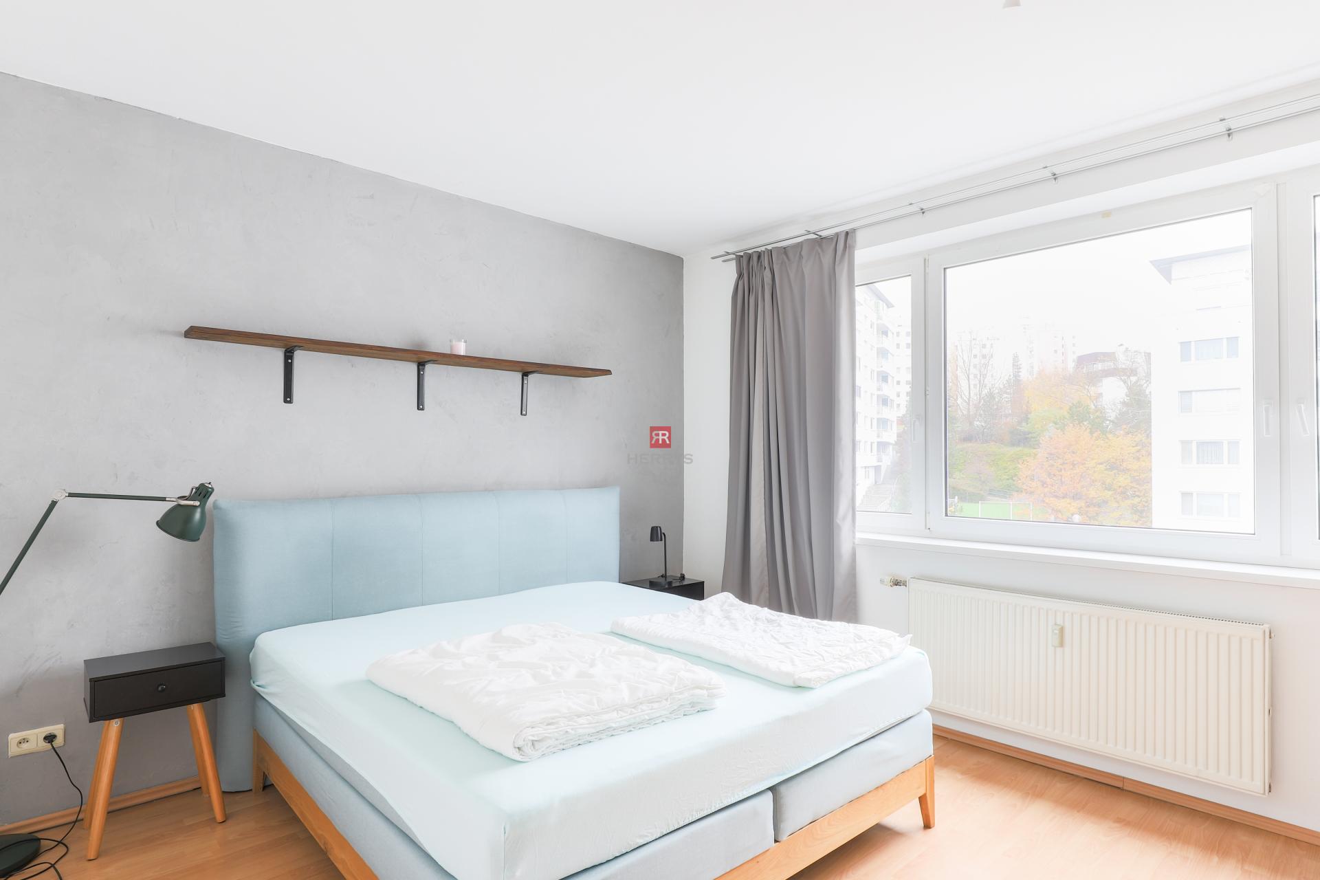 HERRYS – Modern 2-Room Apartment with Balcony and Garage Parking for Rent on Stromová Street