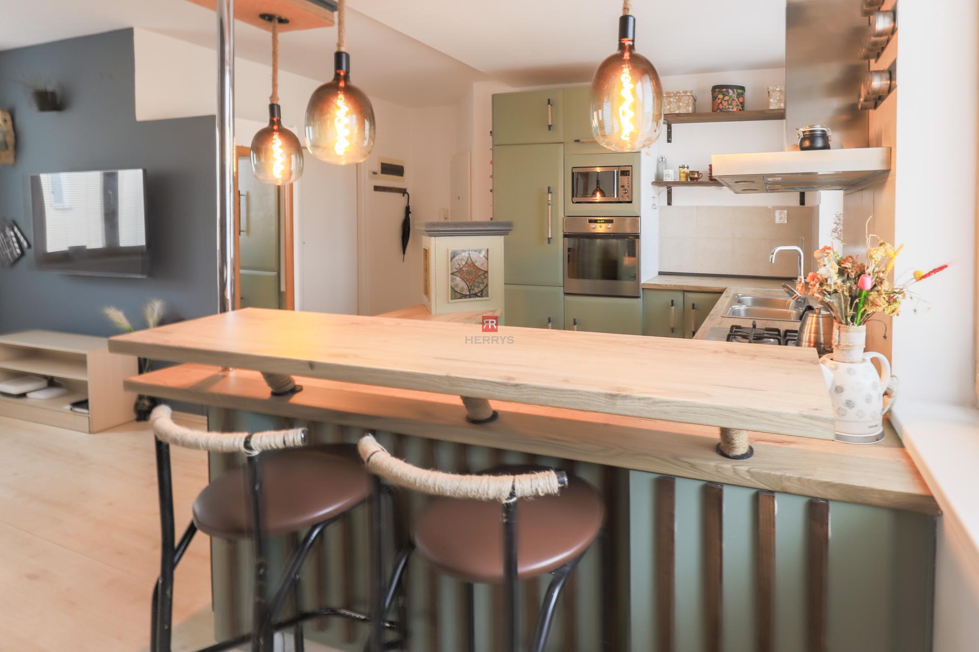 HERRYS - Na prenájom mezonetový 2 izbový byt s terasou pri Bratislavskom hrade