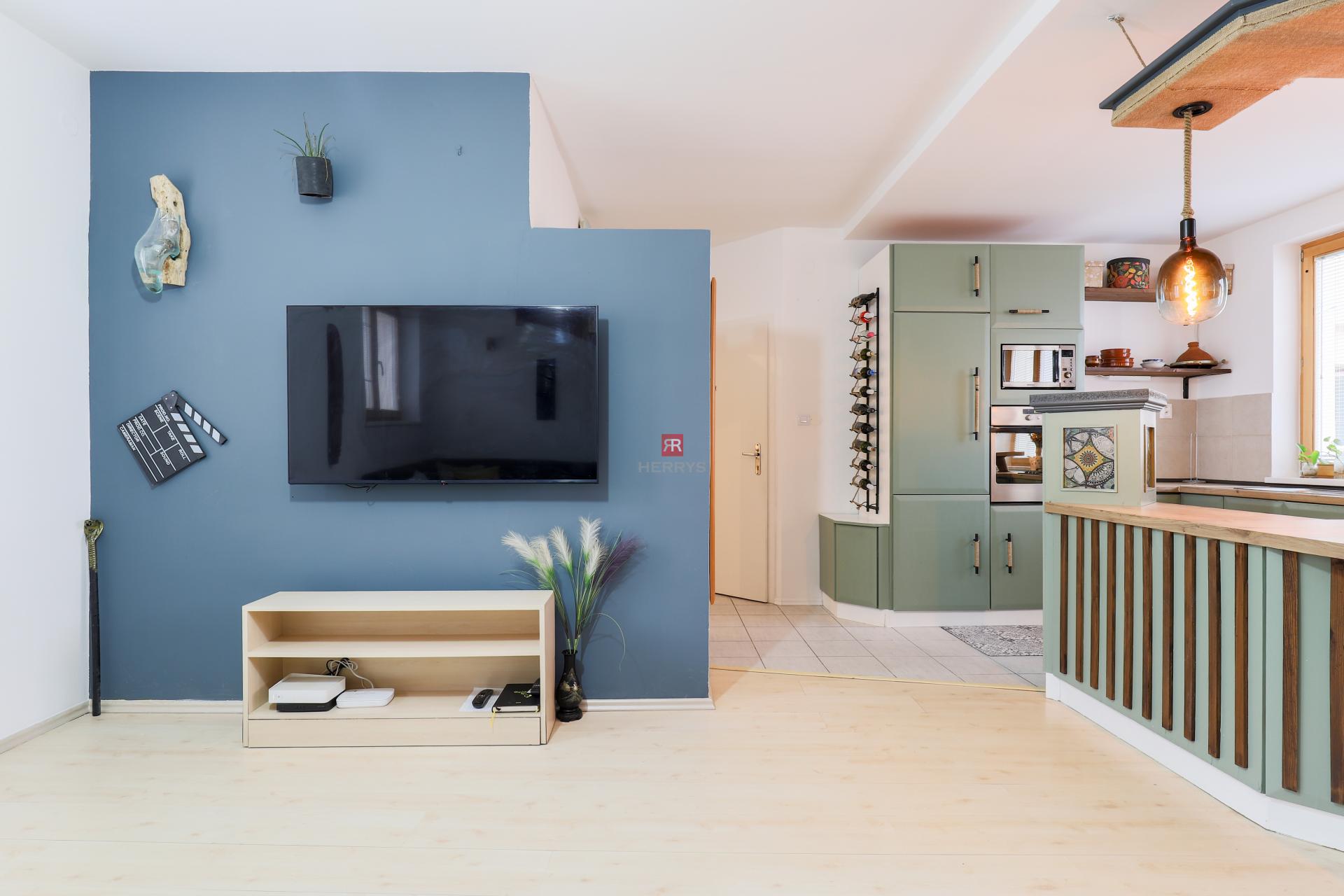 HERRYS - Na prenájom mezonetový 2 izbový byt s terasou pri Bratislavskom hrade