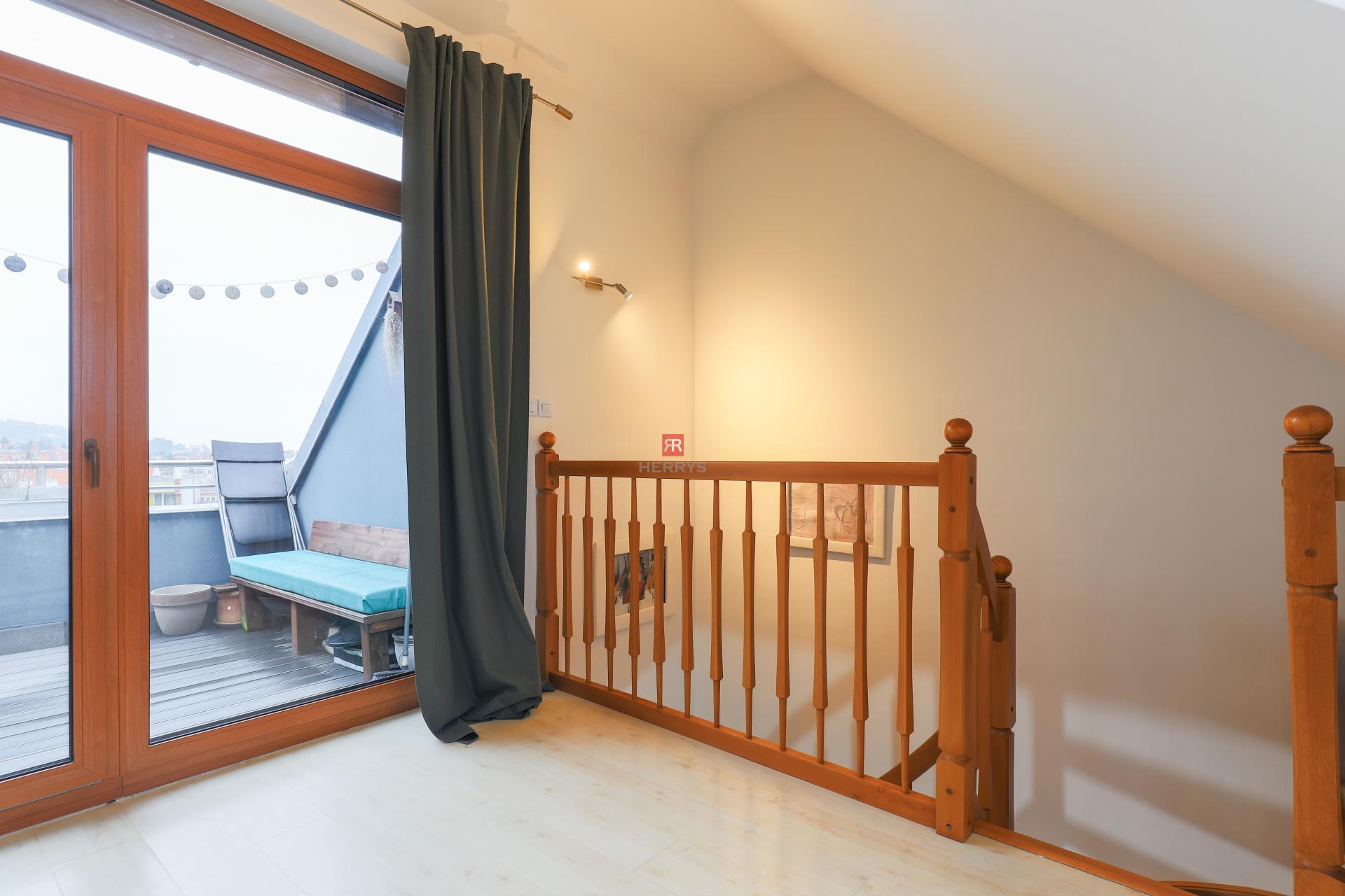 HERRYS - Na prenájom mezonetový 2 izbový byt s terasou pri Bratislavskom hrade