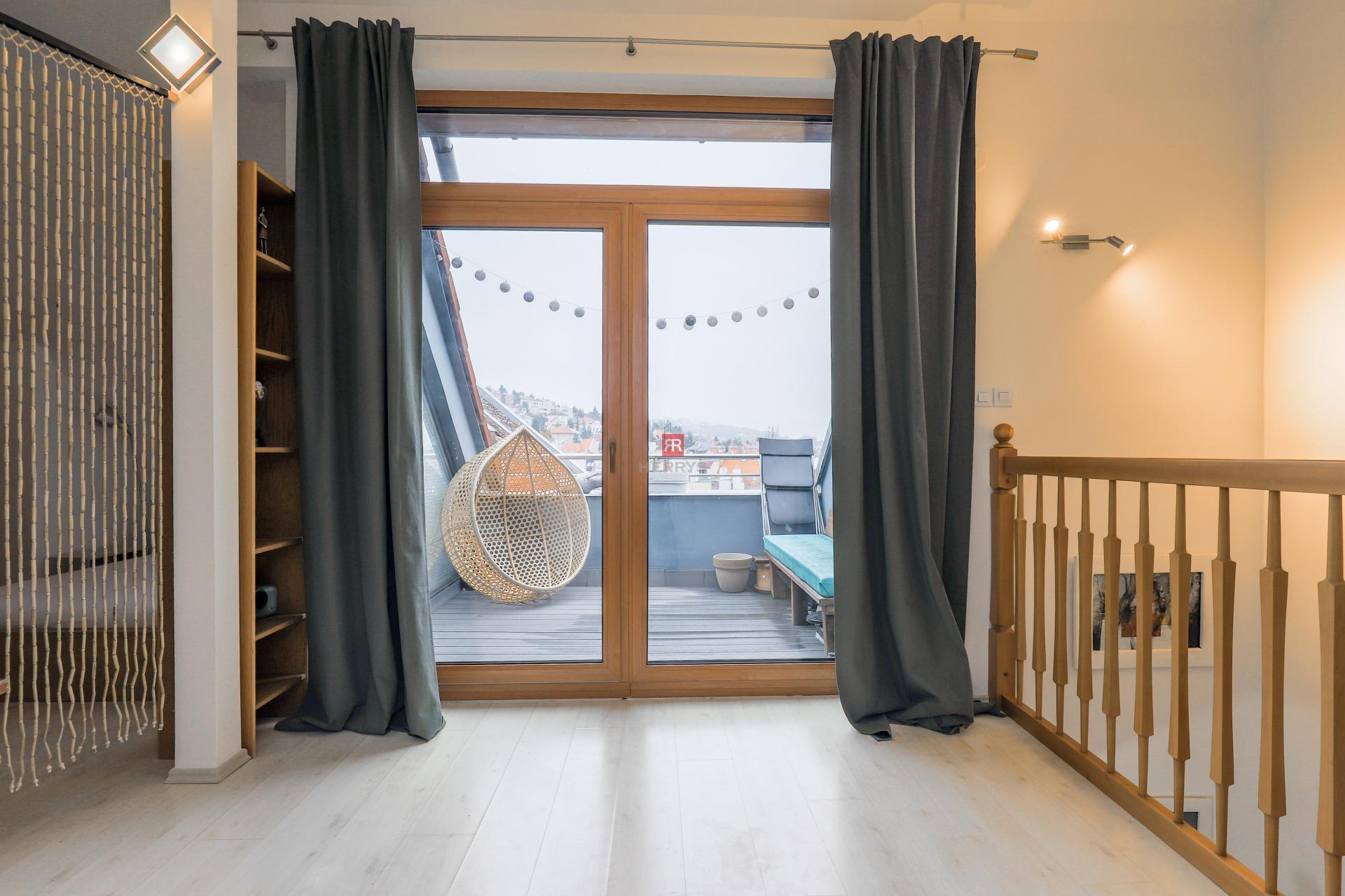 HERRYS - Na prenájom mezonetový 2 izbový byt s terasou pri Bratislavskom hrade