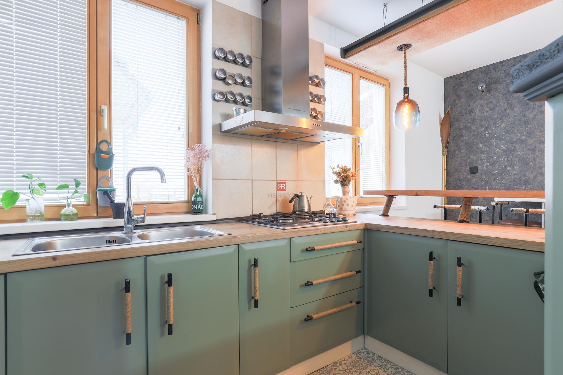 HERRYS - Na prenájom mezonetový 2 izbový byt s terasou pri Bratislavskom hrade