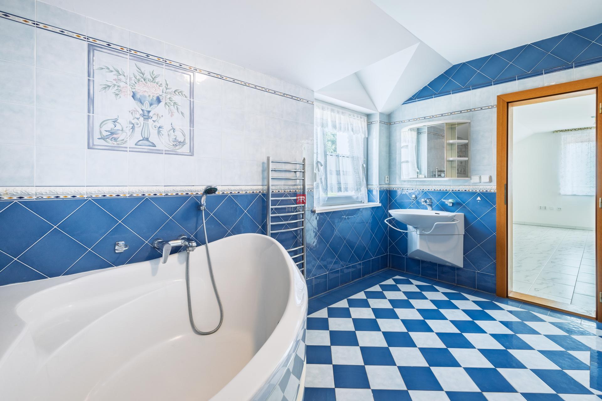 HERRYS - Na predaj 6-izbový rodinný dom s potenciálom a veľkorysým pozemkom v prestížnej lokalite