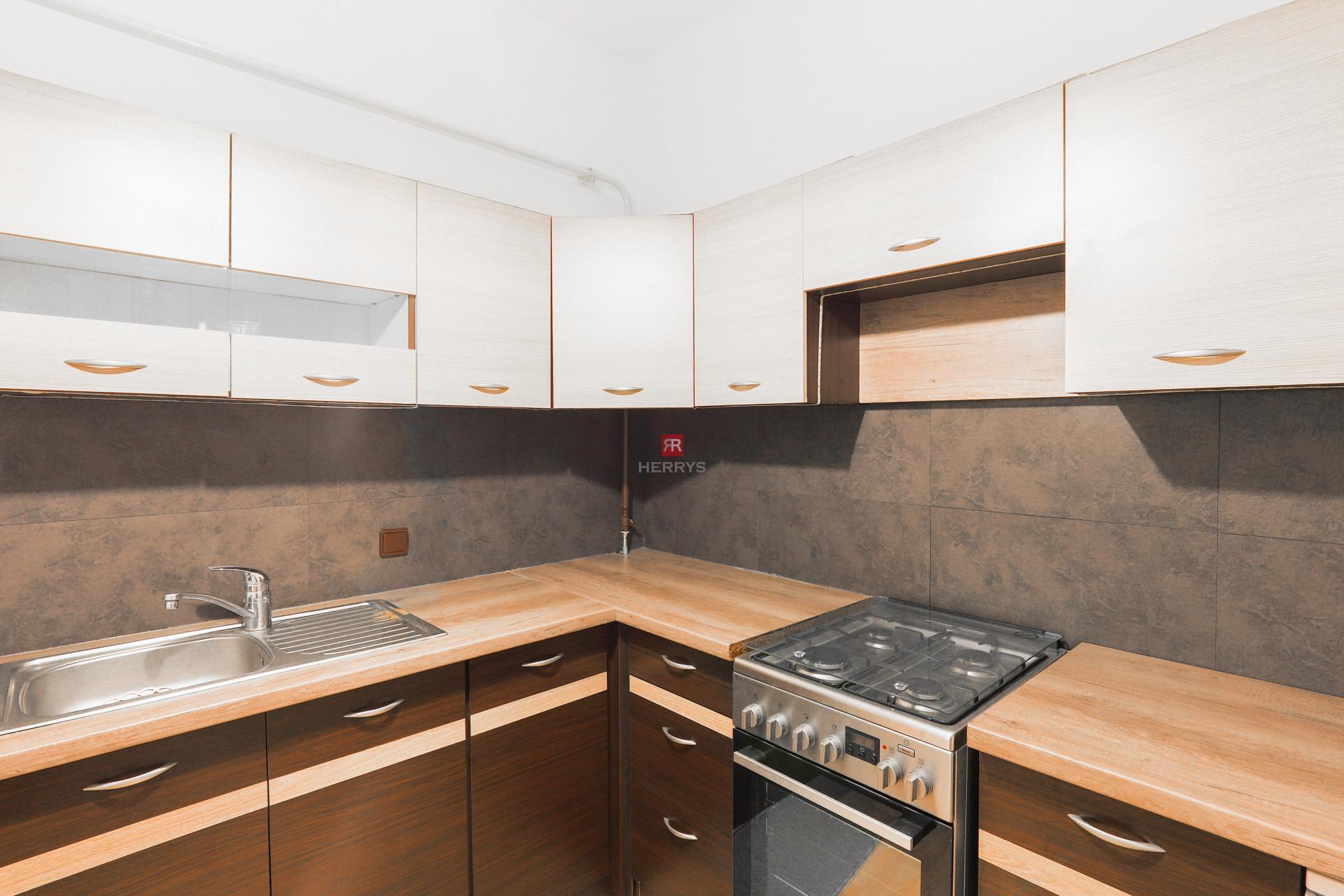 HERRYS – Na prenájom zariadený 1-izbový byt v Ružinove na Miletičovej ulici