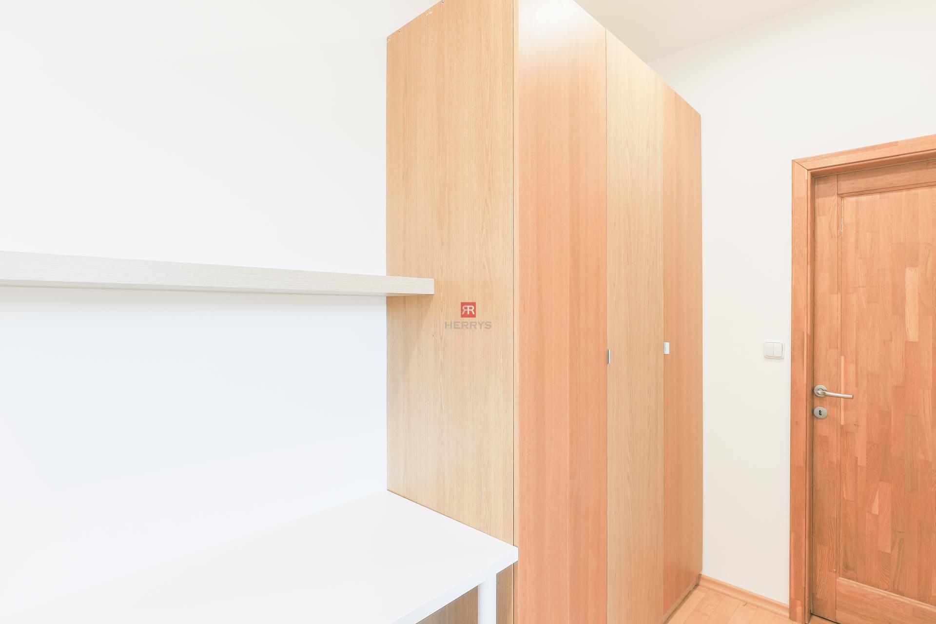 HERRYS – 3-Bedroom Apartment with Two Balconies for Rent in the City Center&nbsp;