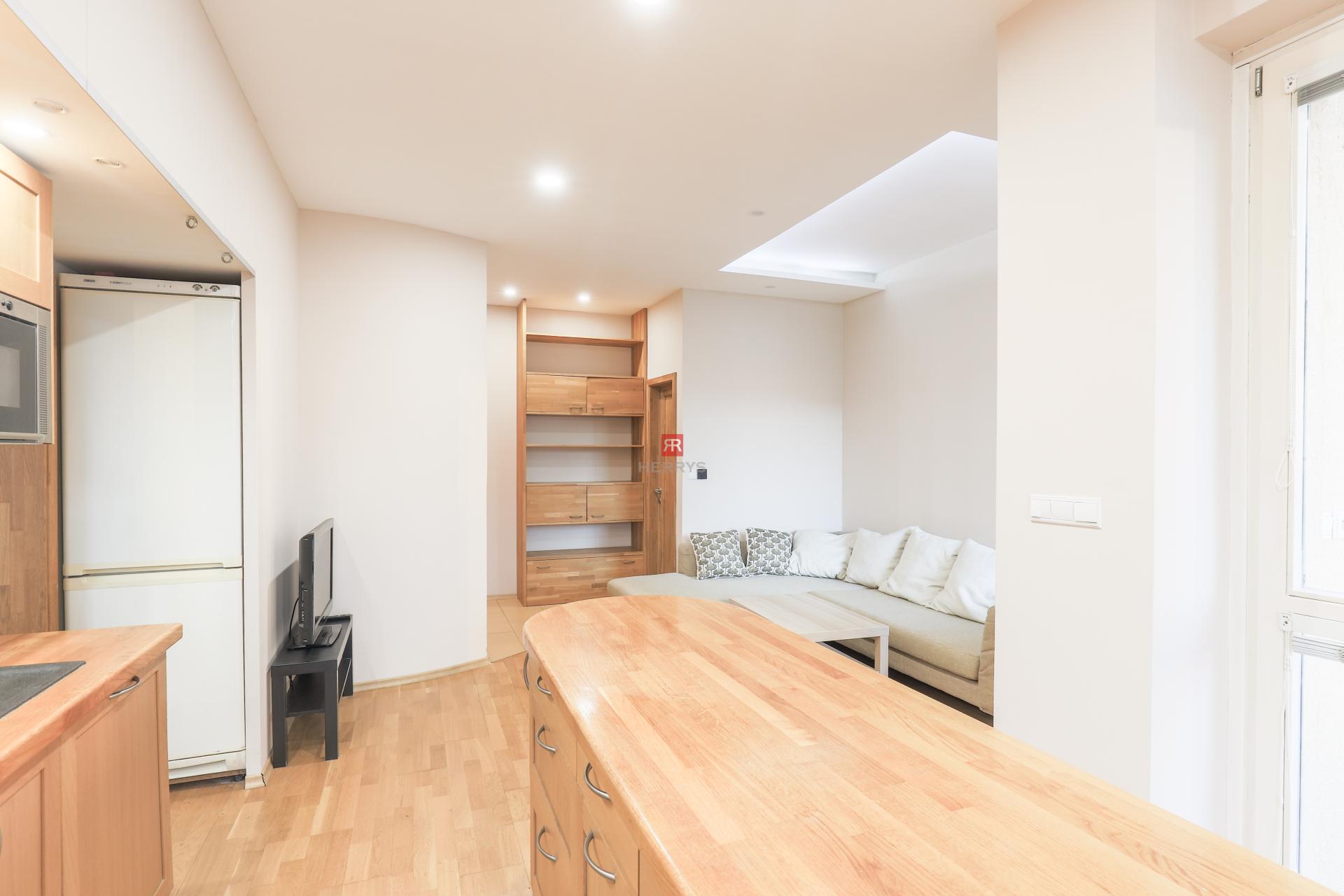 HERRYS – 3-Bedroom Apartment with Two Balconies for Rent in the City Center&nbsp;