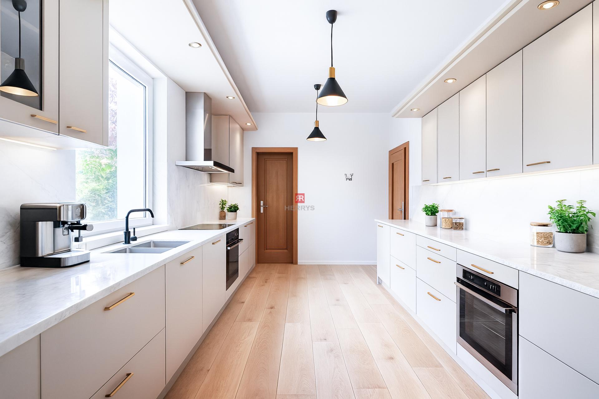 HERRYS - Na predaj 6-izbový rodinný dom s potenciálom a veľkorysým pozemkom v prestížnej lokalite