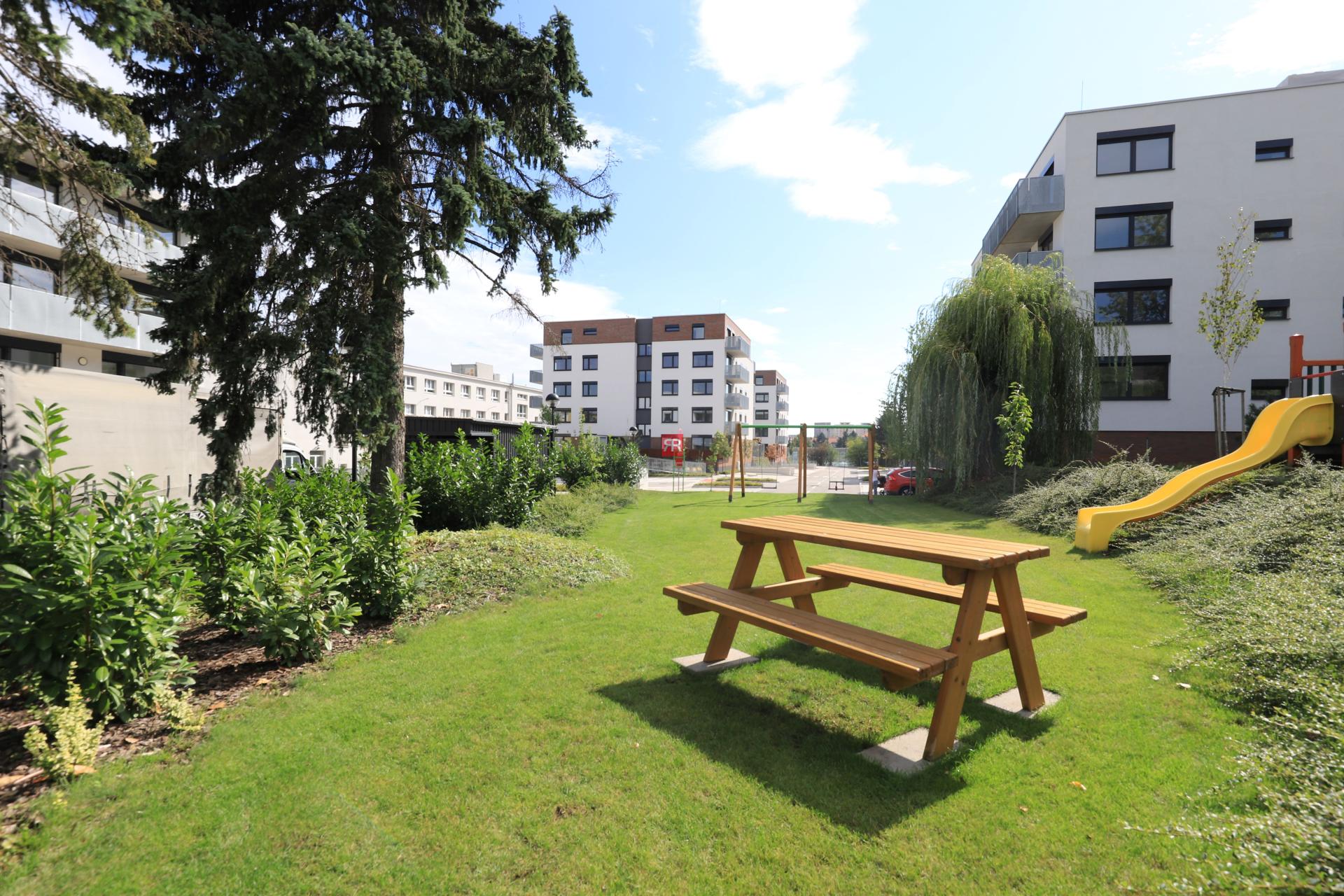 HERRYS - Na prenájom úplne nový 2i apartmán v&nbsp;rezidenčnom komplexe Pod Vinicou v&nbsp;BA - Nové Mesto