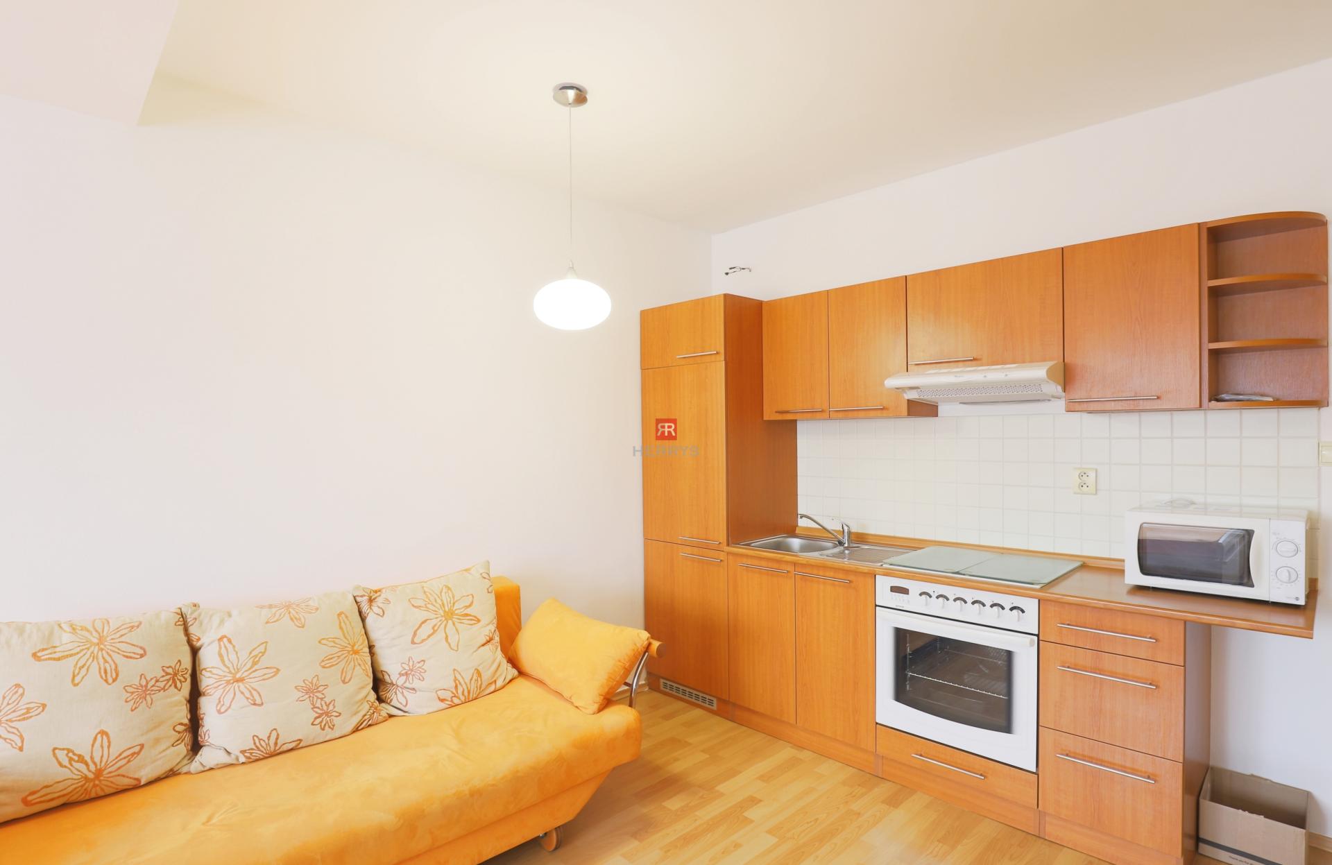 HERRYS – Na prenájom zariadený 1-izbový byt s balkónom a možnosťou garážového státia vo Vajnoroch