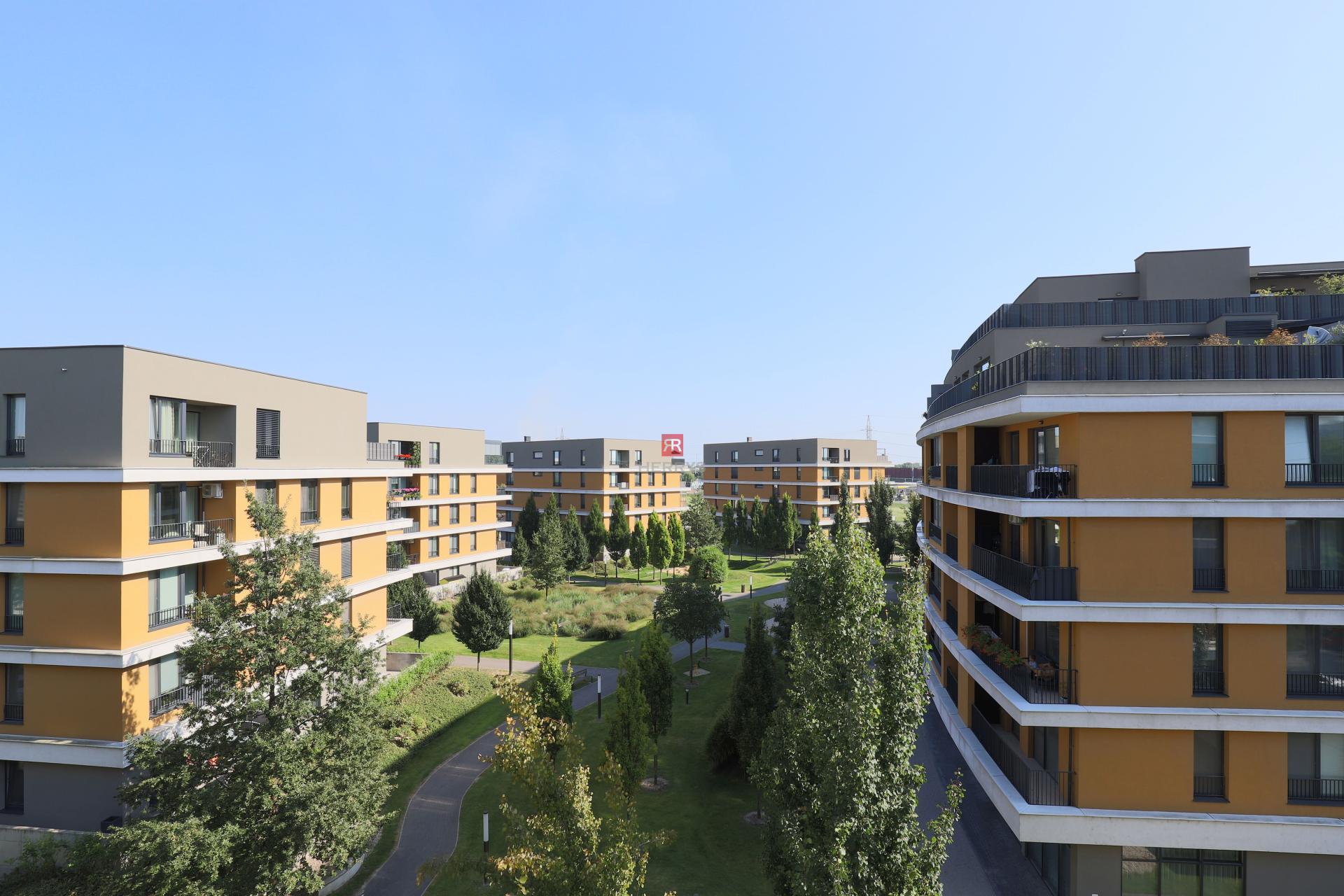 HERRYS - Na prenájom kompletne zariadená garsónka v Novom Ružinove