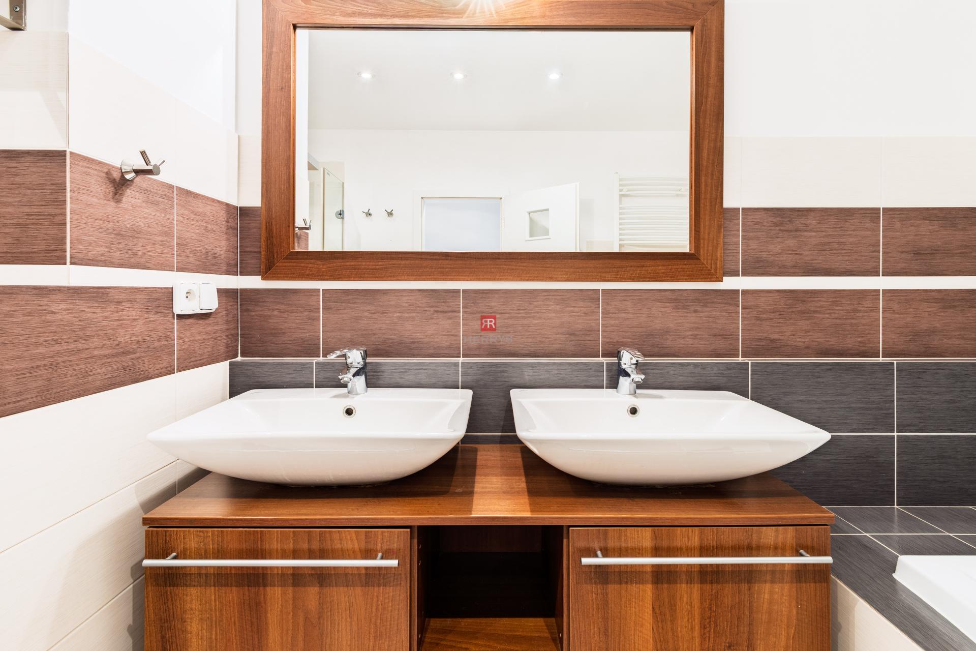 HERRYS - Na predaj priestranný 4-izbový byt v Novostavbe pri ramene Dunaja