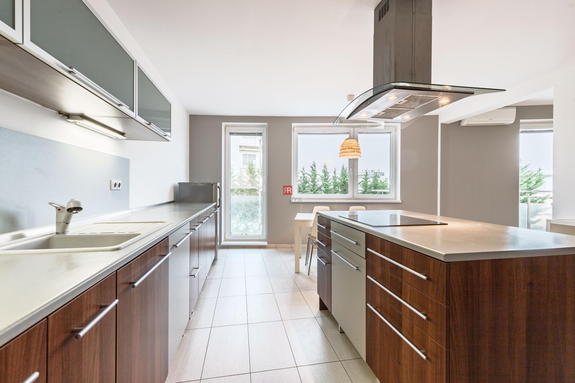 HERRYS - Na predaj priestranný 4-izbový byt v Novostavbe pri ramene Dunaja