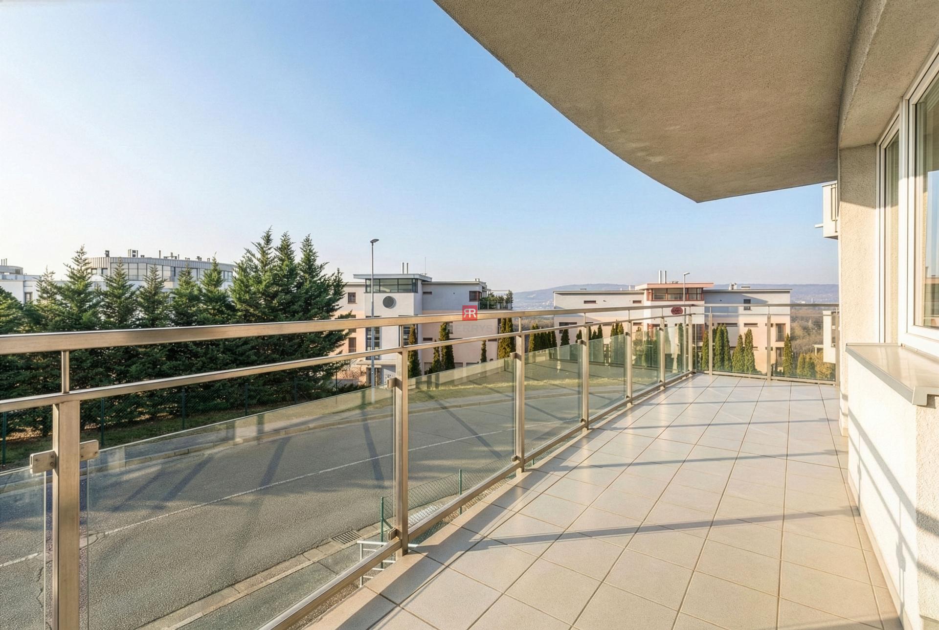 HERRYS - Na predaj priestranný 4-izbový byt v Novostavbe pri ramene Dunaja