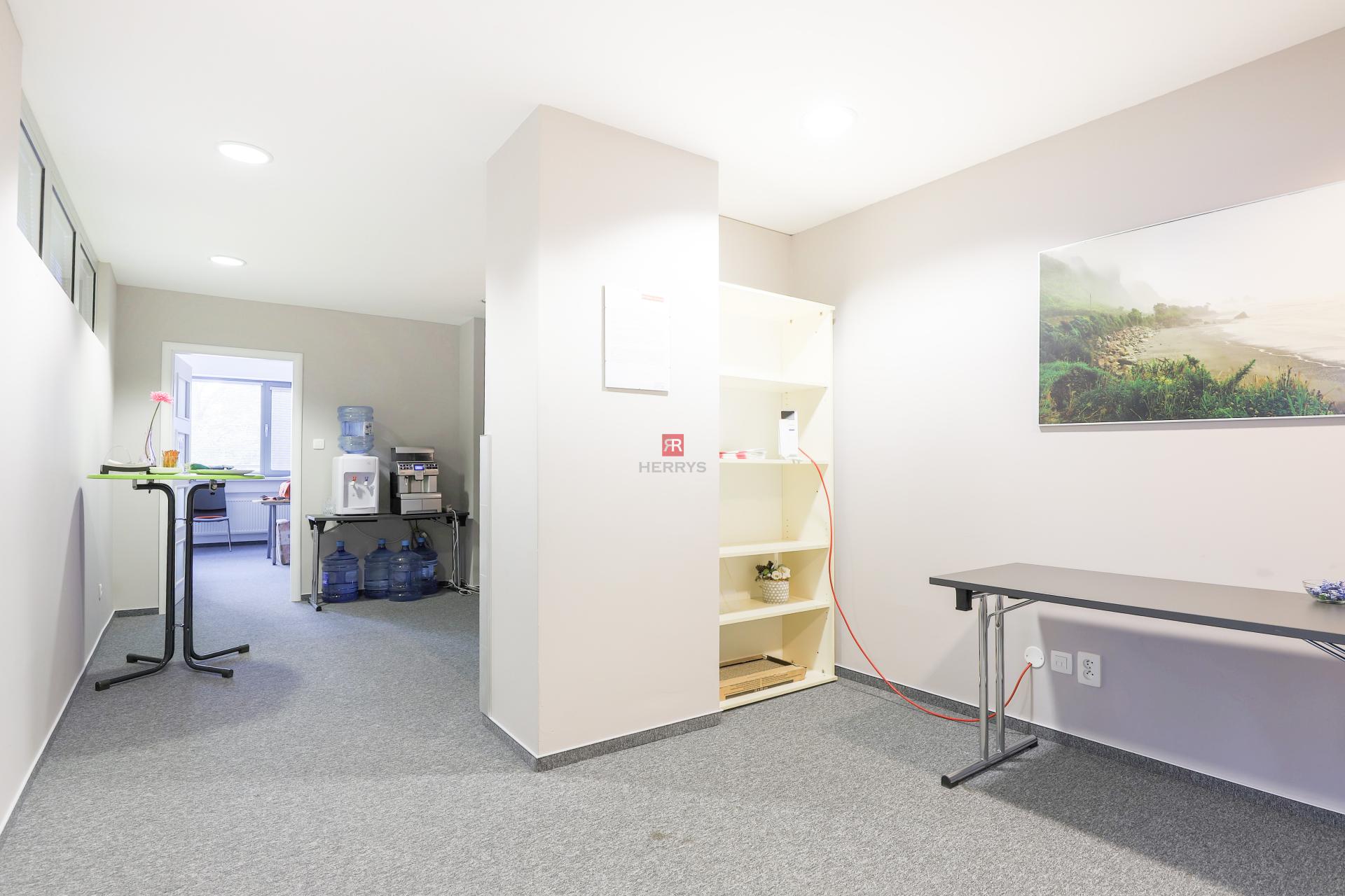 &nbsp;HERRYS - Na prenájom 110 m2 kancelária v Ružinove&nbsp;