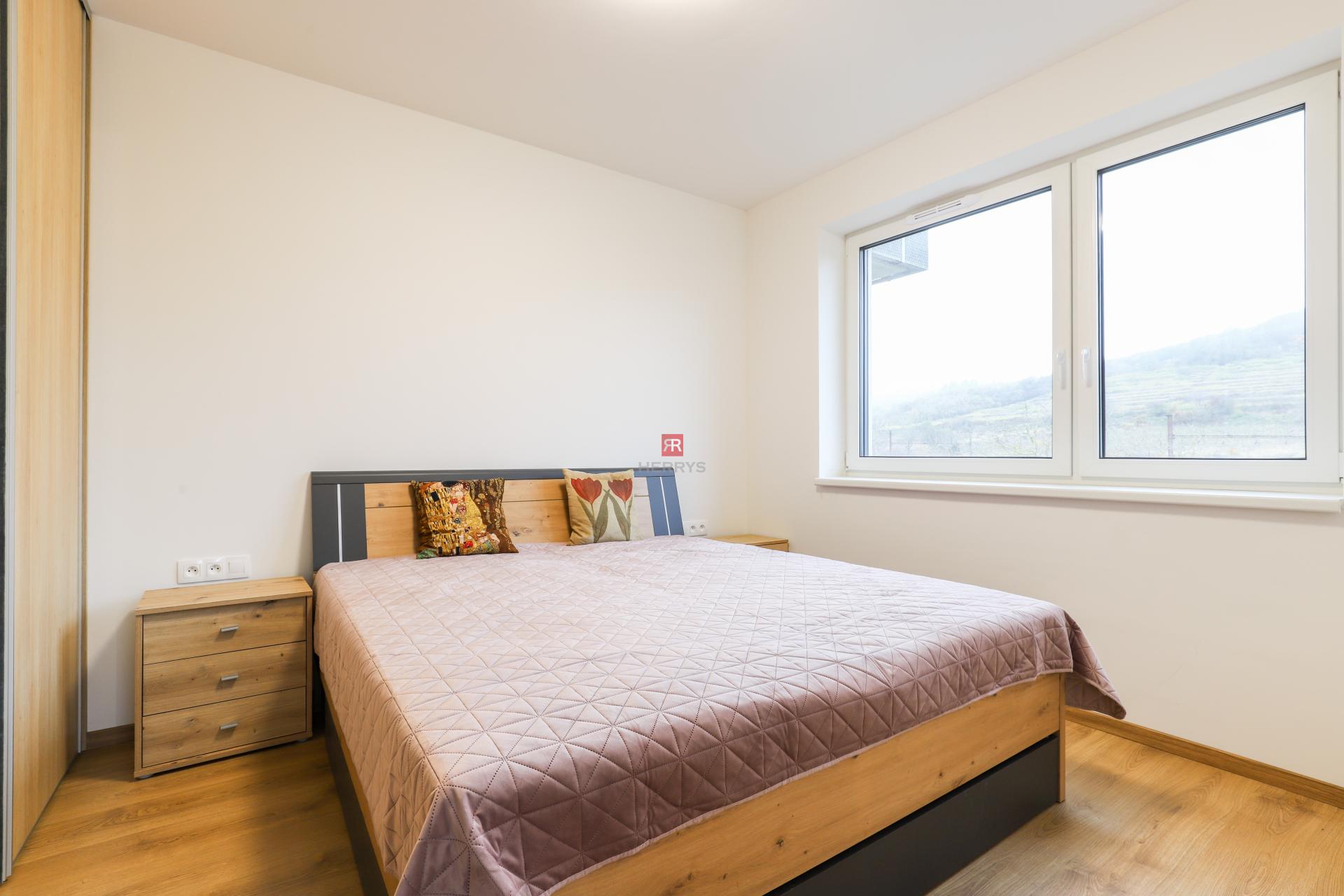 HERRYS - Na prenájom úplne nový 2i apartmán v&nbsp;rezidenčnom komplexe Pod Vinicou v&nbsp;BA - Nové Mesto