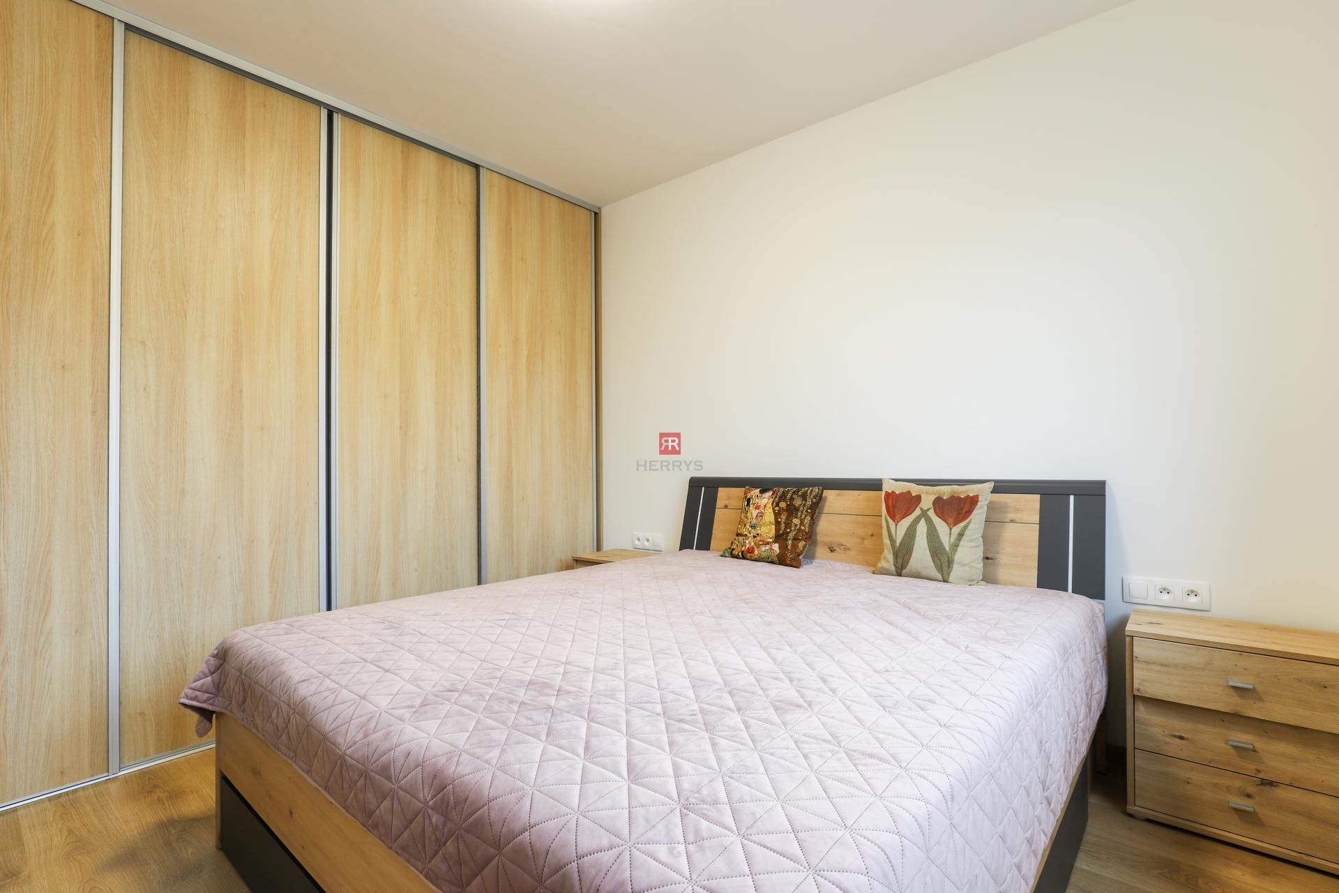 HERRYS - Na prenájom úplne nový 2i apartmán v&nbsp;rezidenčnom komplexe Pod Vinicou v&nbsp;BA - Nové Mesto