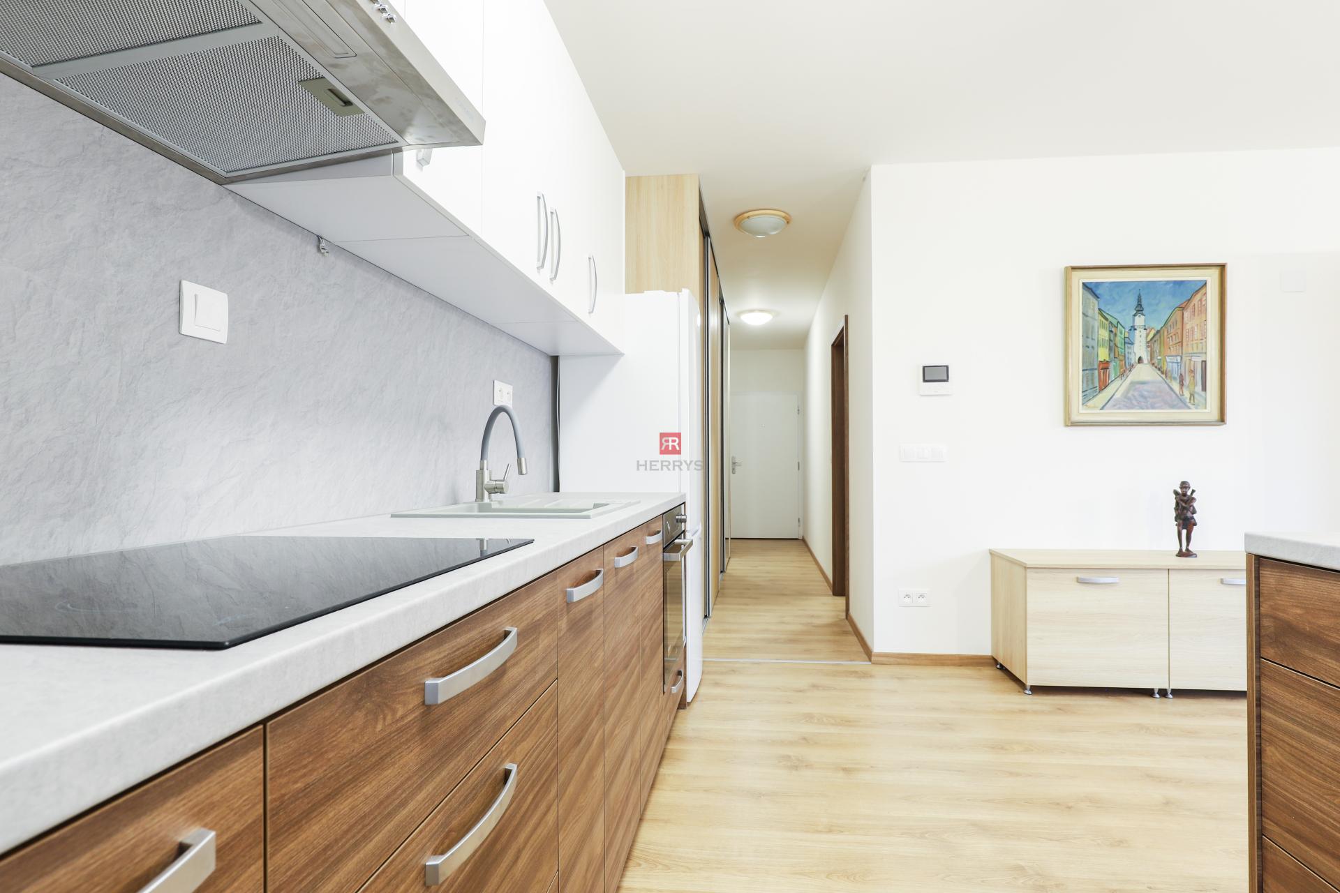 HERRYS - Na prenájom úplne nový 2i apartmán v&nbsp;rezidenčnom komplexe Pod Vinicou v&nbsp;BA - Nové Mesto