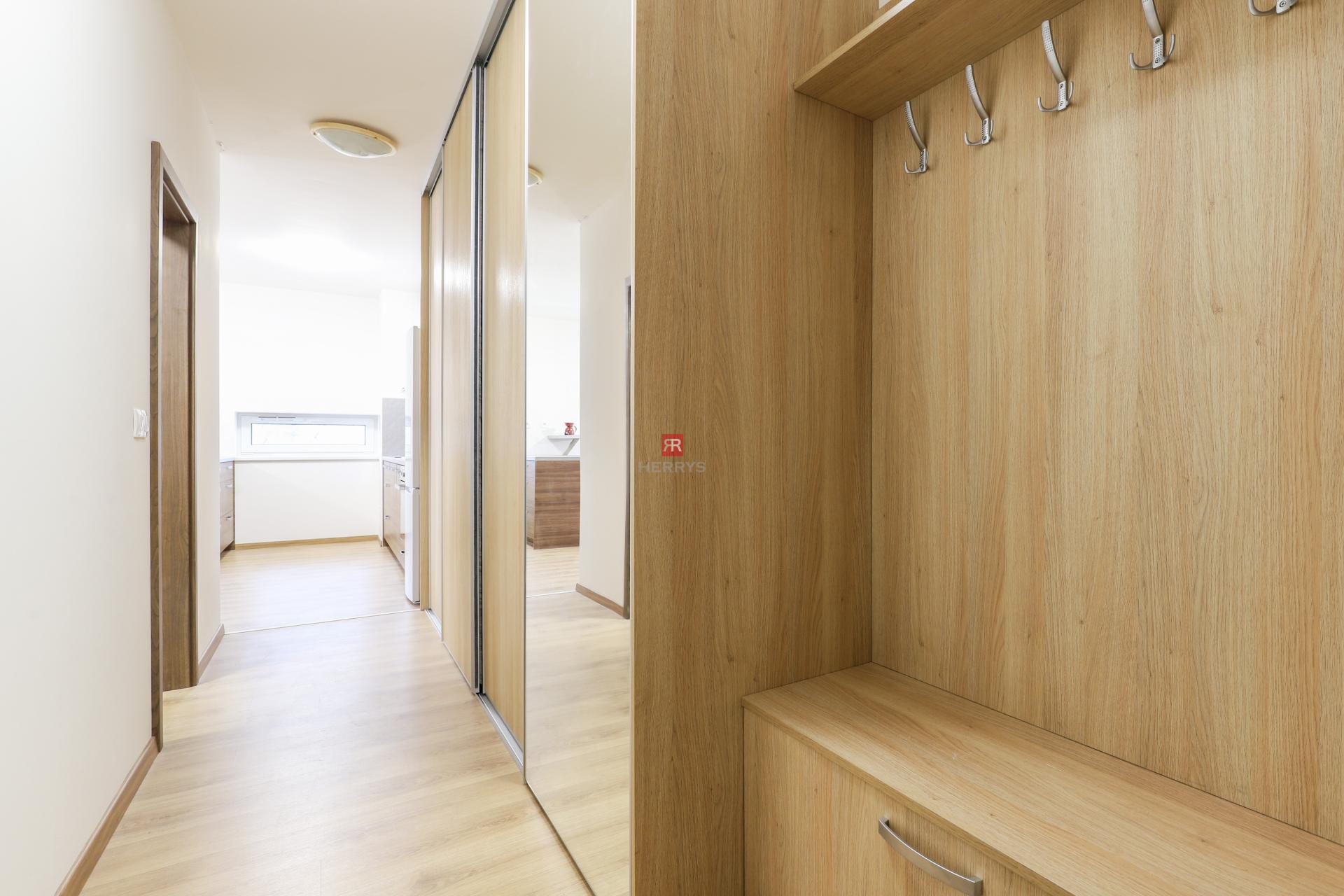 HERRYS - Na prenájom úplne nový 2i apartmán v&nbsp;rezidenčnom komplexe Pod Vinicou v&nbsp;BA - Nové Mesto