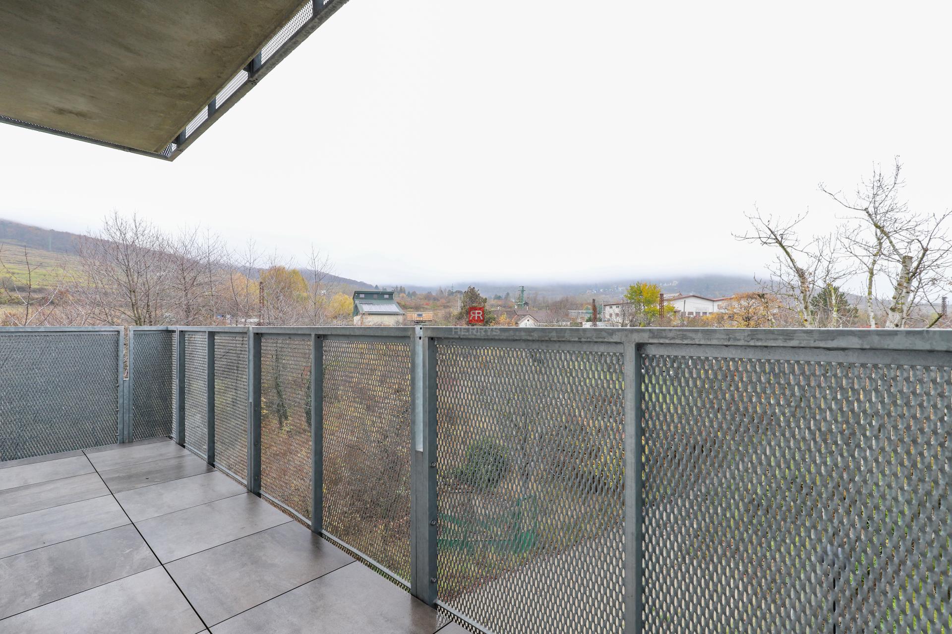 HERRYS - Na prenájom úplne nový 2i apartmán v&nbsp;rezidenčnom komplexe Pod Vinicou v&nbsp;BA - Nové Mesto