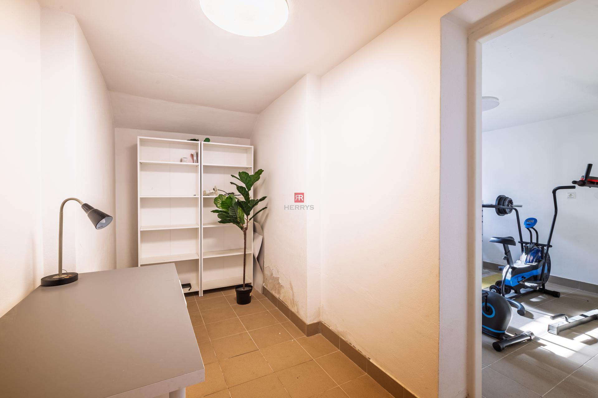 HERRYS - Na predaj priestranný 6-izbový rodinný dom vo Vajnoroch