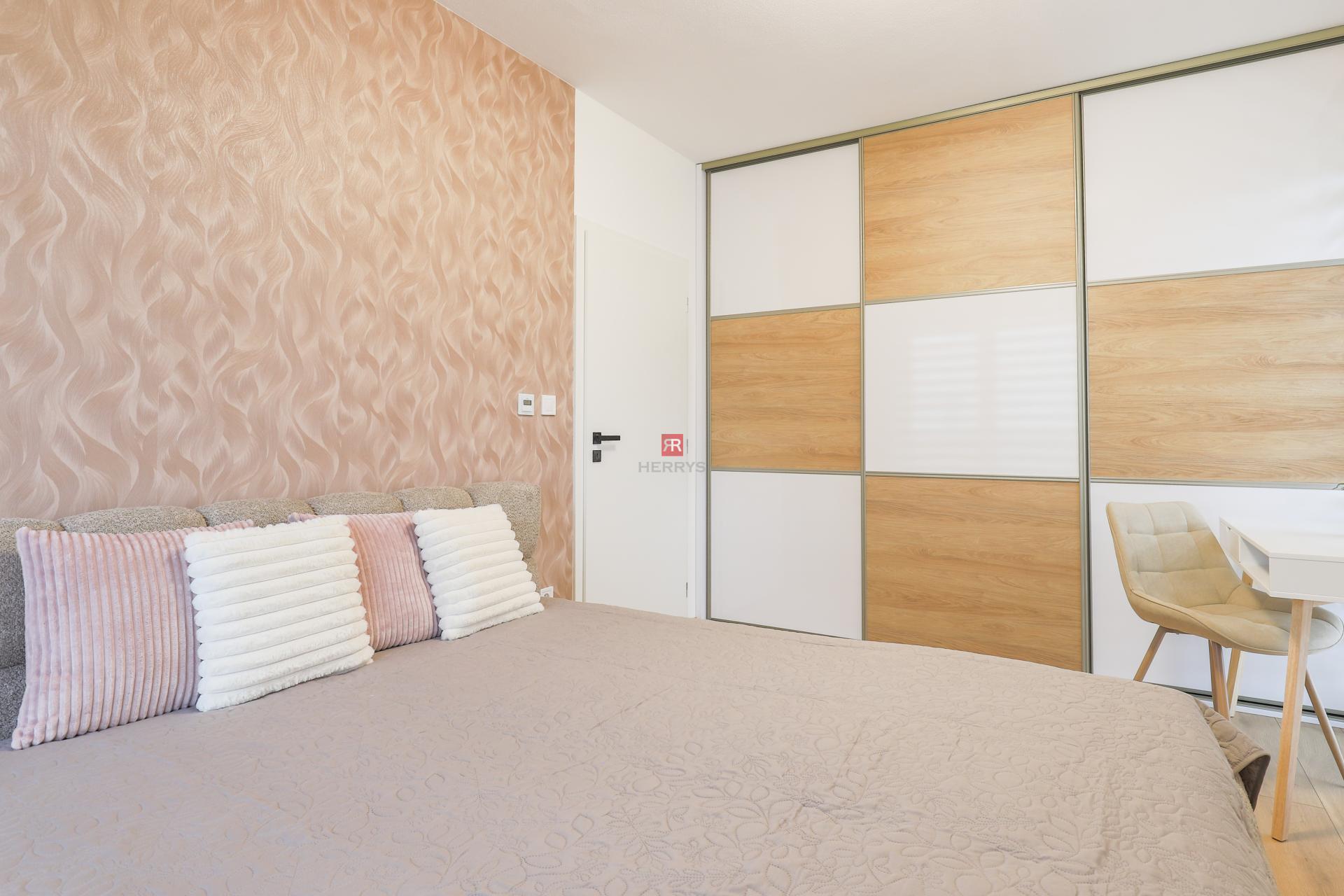 HERRYS - For rent: nice, brand new 2-room apartment with parking space in a new building in Stupava