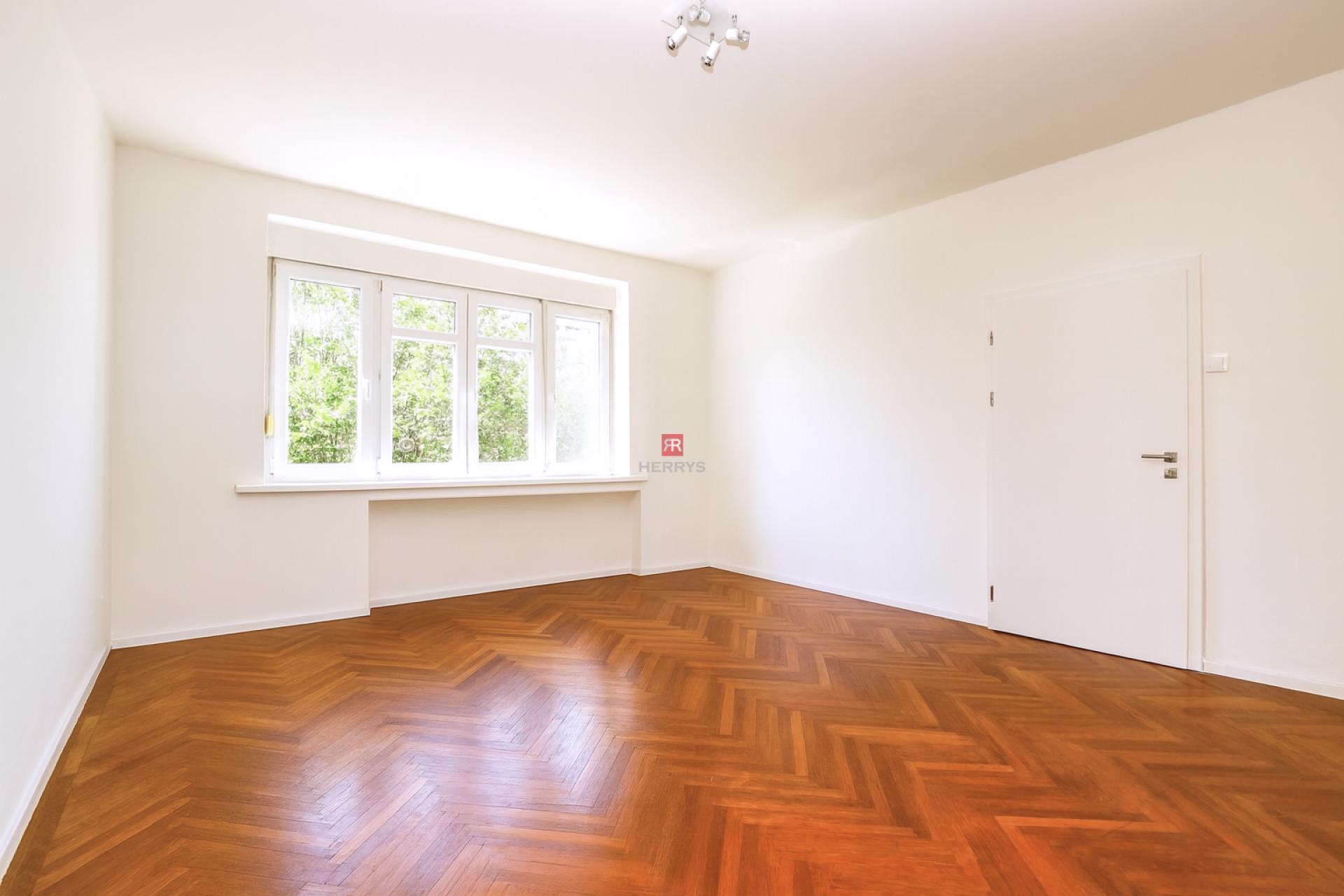 HERRYS - Na predaj priestranný 3 izbový byt s možnosťou prerobenia na 4 izbový