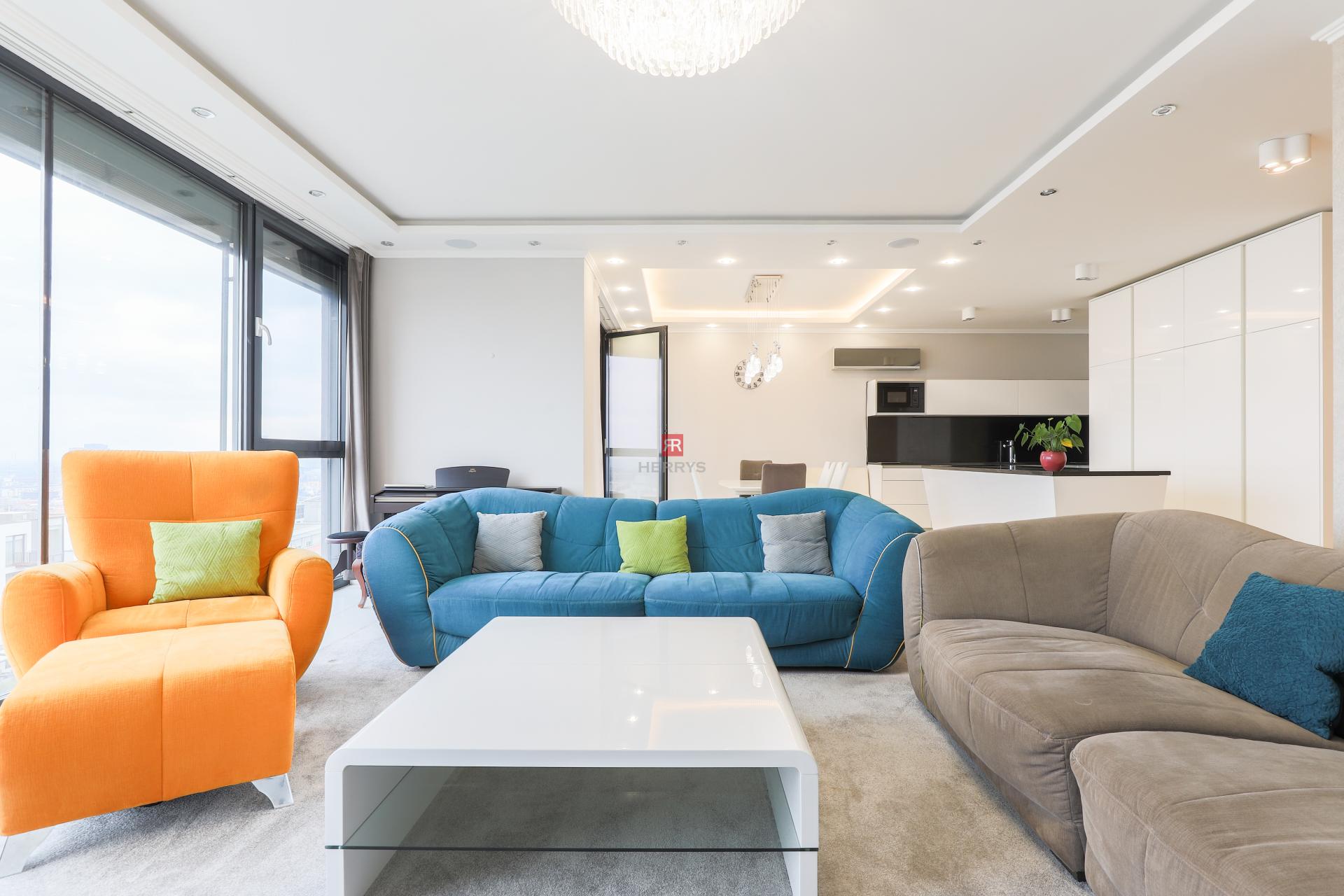 HERRYS - Na prenájom 3,5 izbový byt v uzavretom areáli na Kolibe s panoramatickým výhľadom na mesto