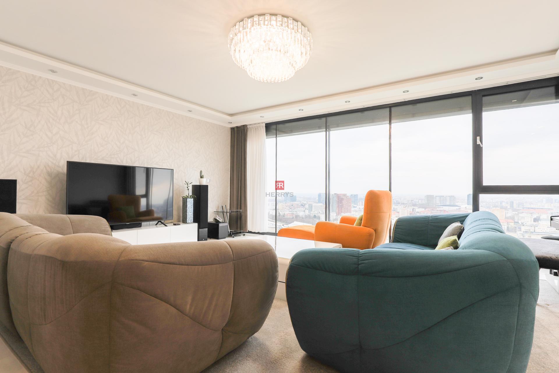 HERRYS - Na prenájom 3,5 izbový byt v uzavretom areáli na Kolibe s panoramatickým výhľadom na mesto