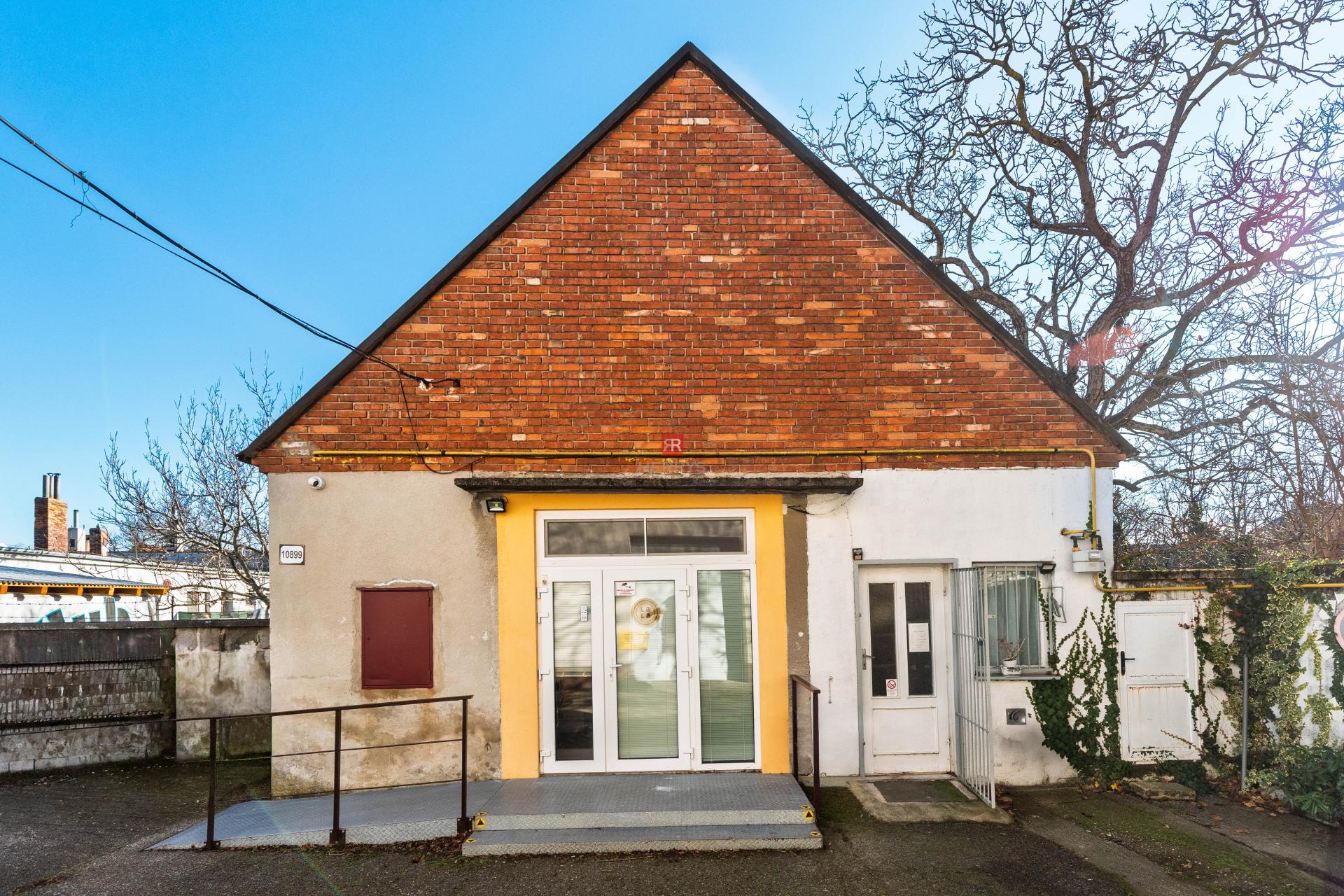 HERRYS - Na predaj 2 obchodné priestory pod jednou strechou vo Vajnoroch, možný odpočet DPH