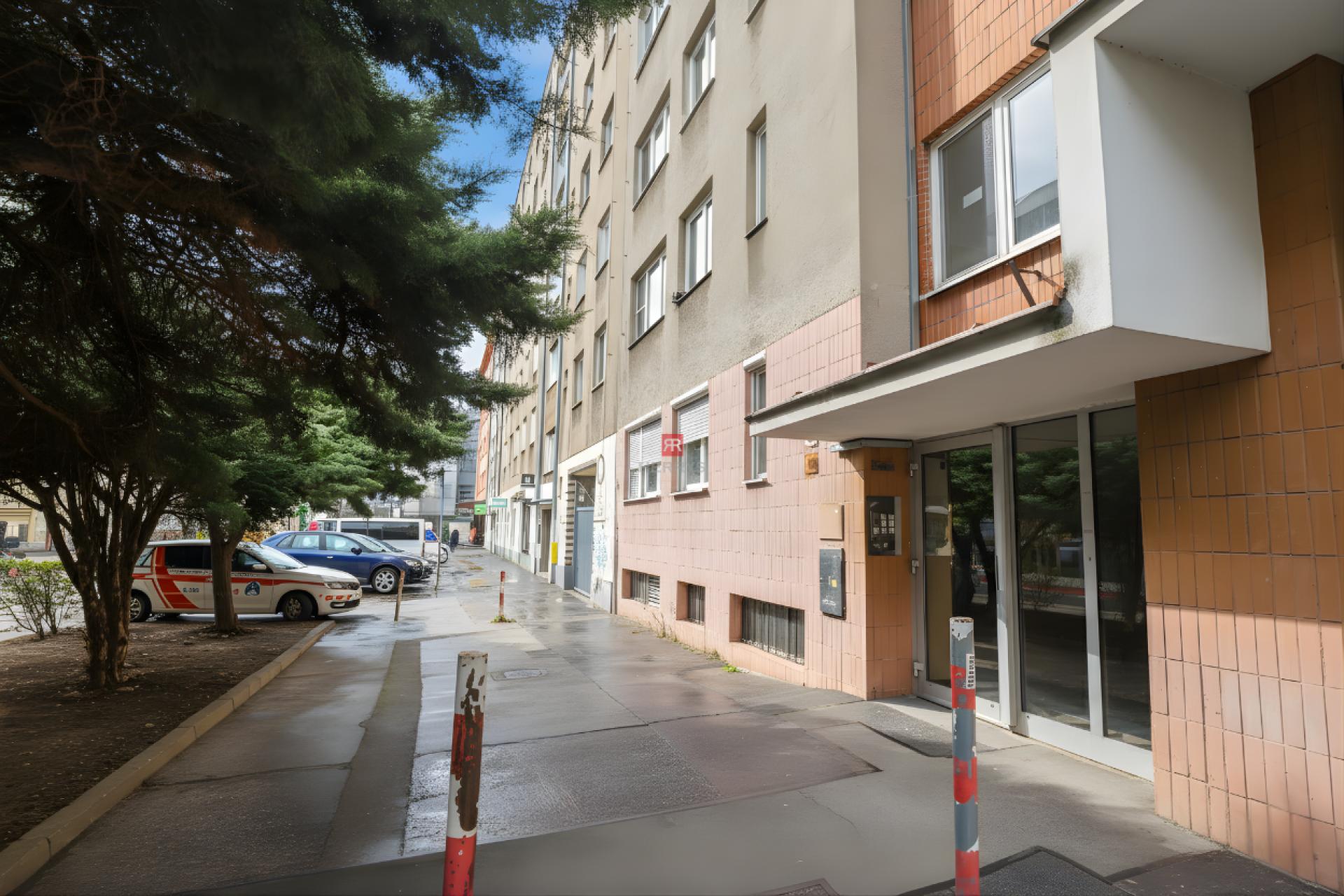 HERRYS – Na predaj 1-izbový byt s možnosťou úpravy na 1,5-i v exkluzívnej lokalite Starého Mesta