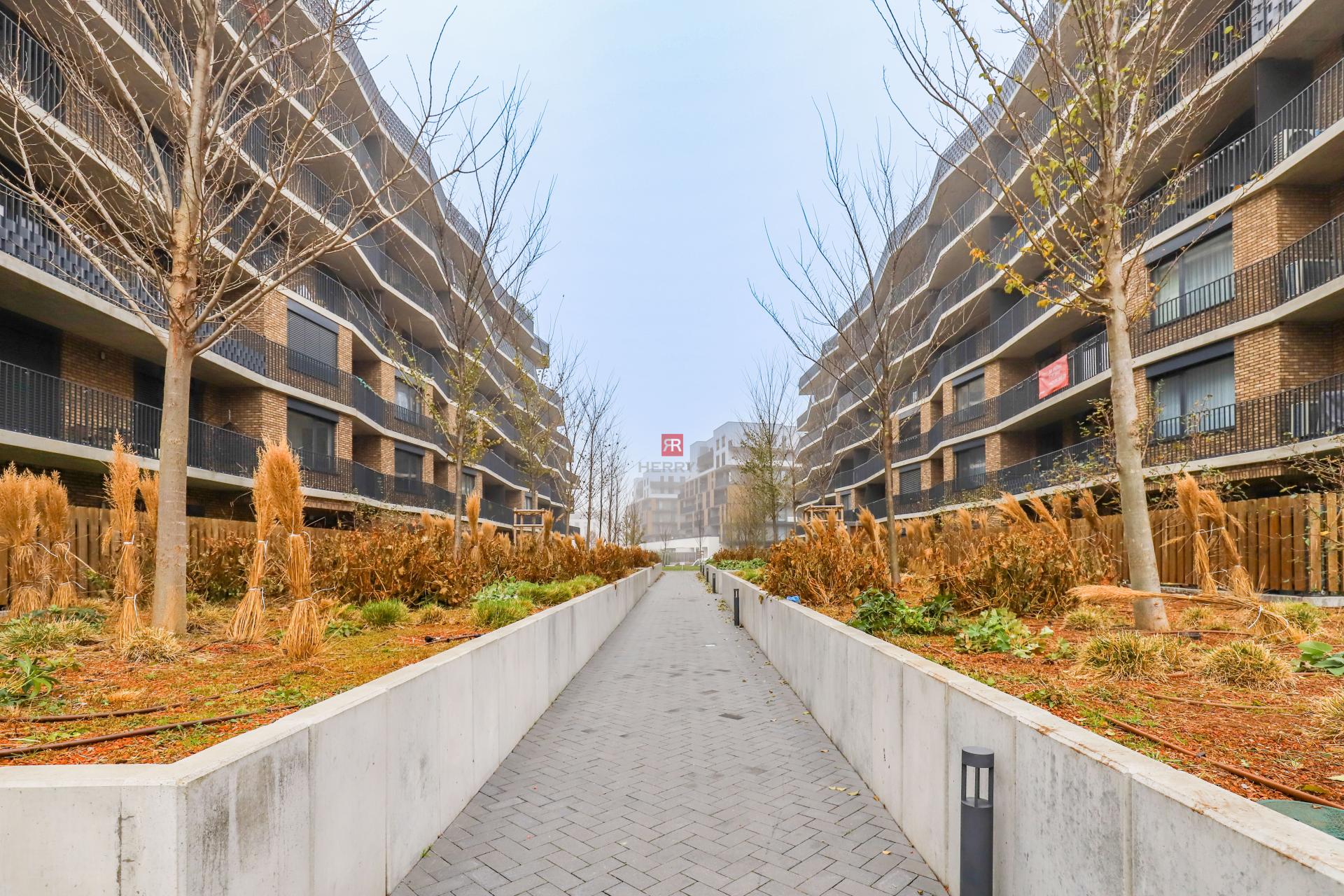 HERRYS - Na prenájom krásny 4-izbový byt s terasou a predzáhradkou v komplexe Slnečnice - Viladomy.