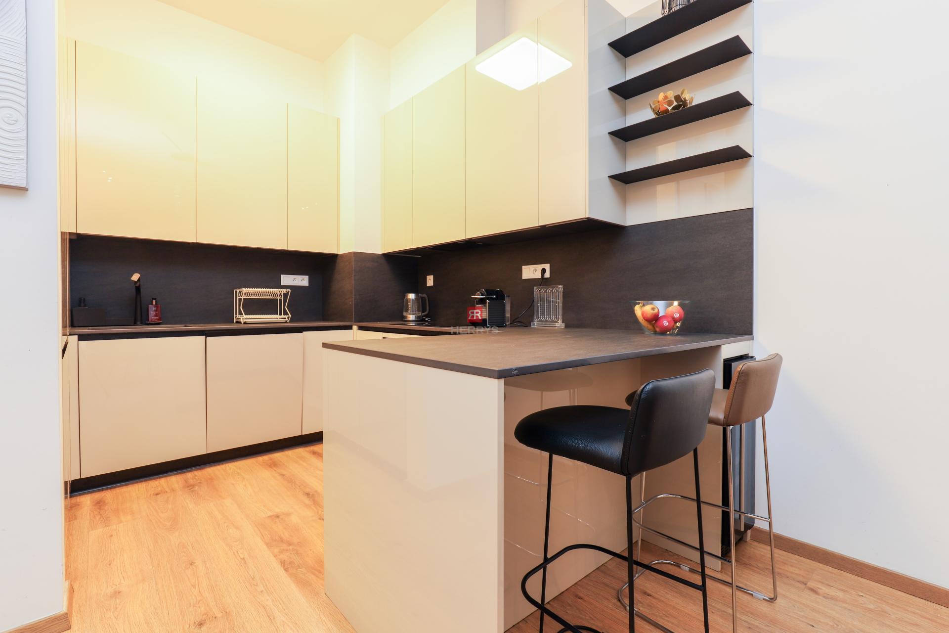 HERRYS - Na prenájom krásny 4-izbový byt s terasou a predzáhradkou v komplexe Slnečnice - Viladomy.