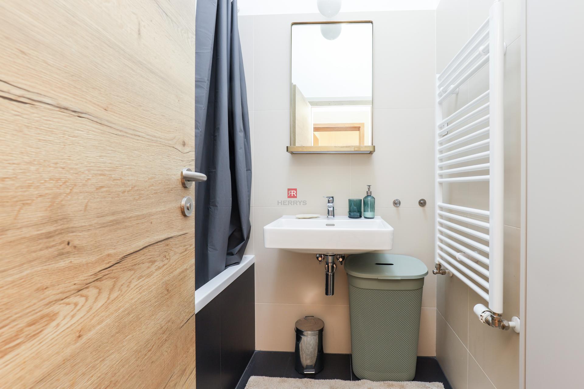 HERRYS - Na prenájom krásny 4-izbový byt s terasou a predzáhradkou v komplexe Slnečnice - Viladomy.