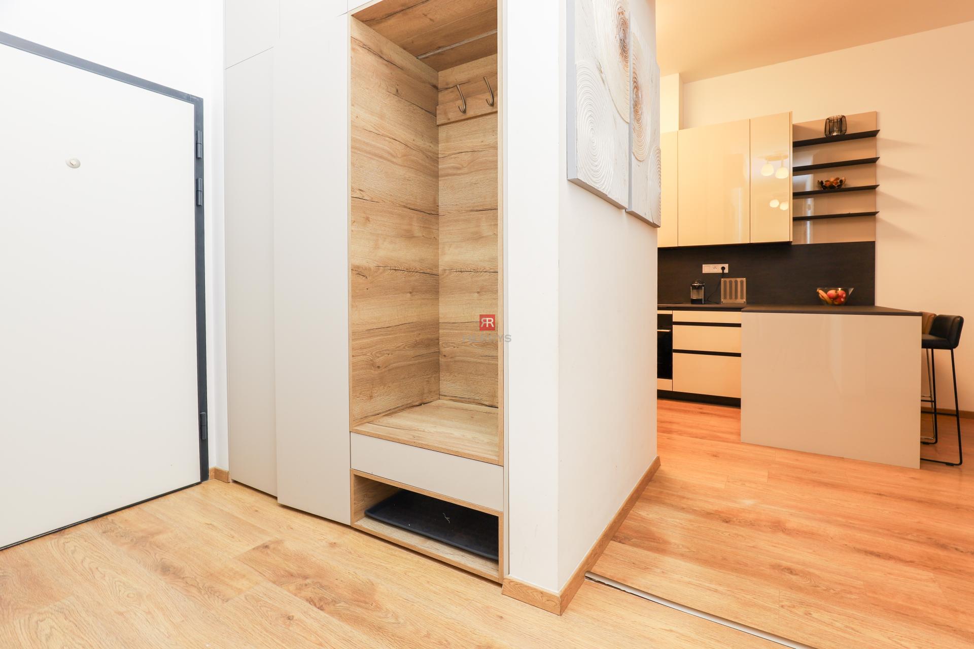 HERRYS - Na prenájom krásny 4-izbový byt s terasou a predzáhradkou v komplexe Slnečnice - Viladomy.