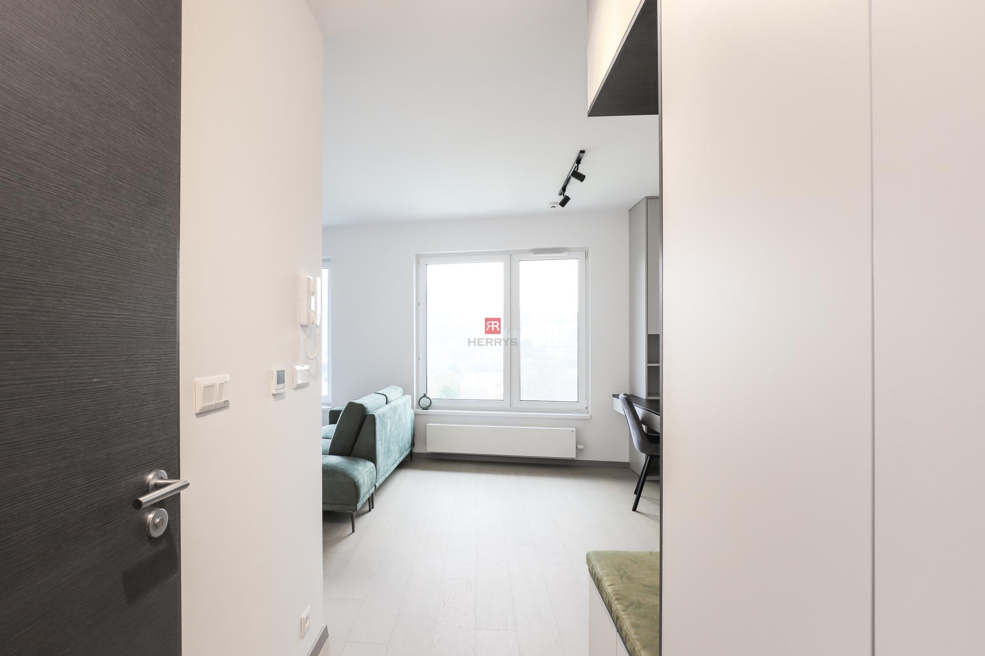 HERRYS – Na prenájom moderný 2-izbový byt s garážovým státím a atraktívnym výhľadom v Čerešniach