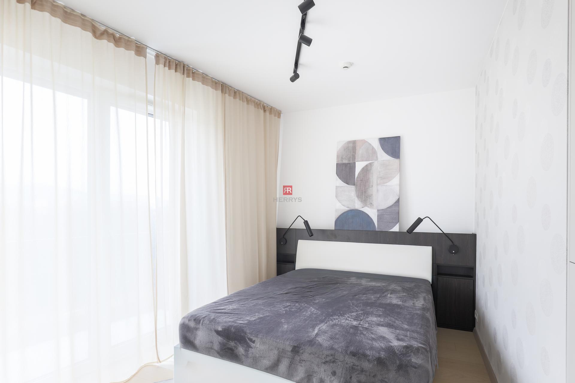 HERRYS – Na prenájom moderný 2-izbový byt s garážovým státím a atraktívnym výhľadom v Čerešniach