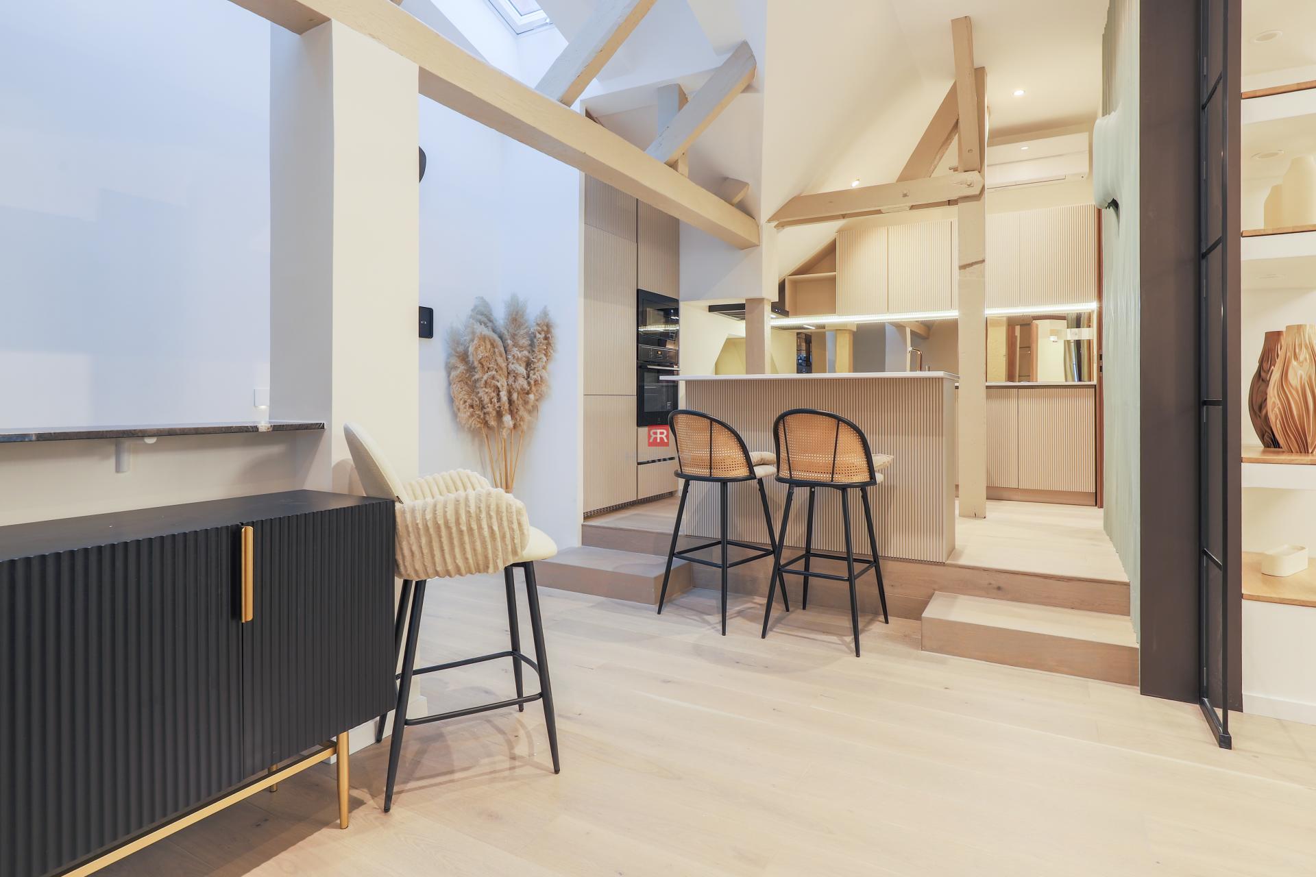 HERRYS - Na prenájom luxusný úplne nový 4-izbový kompletne zariadený byt na ulici Palisády