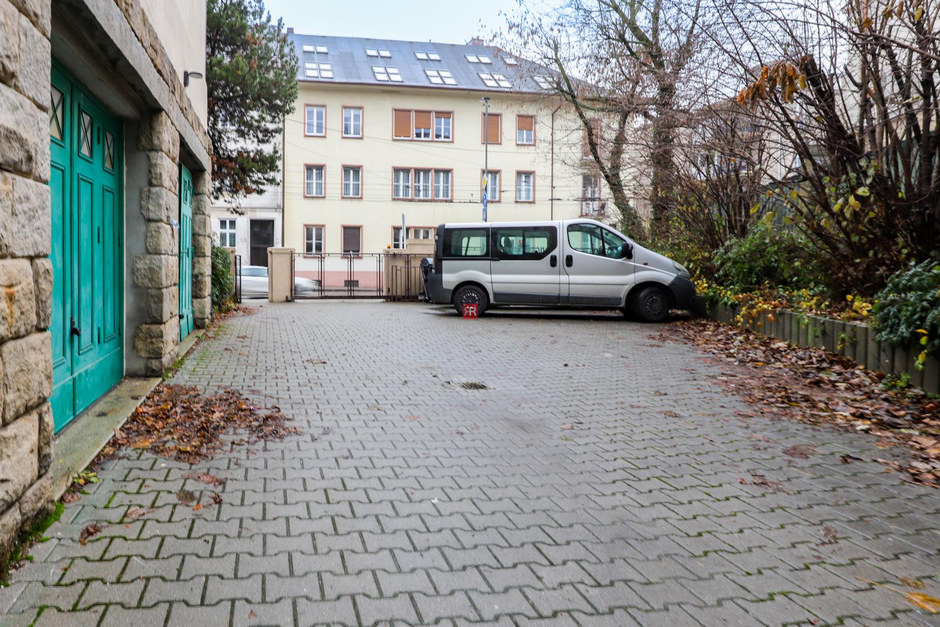 HERRYS - Na prenájom luxusný úplne nový 4-izbový kompletne zariadený byt na ulici Palisády