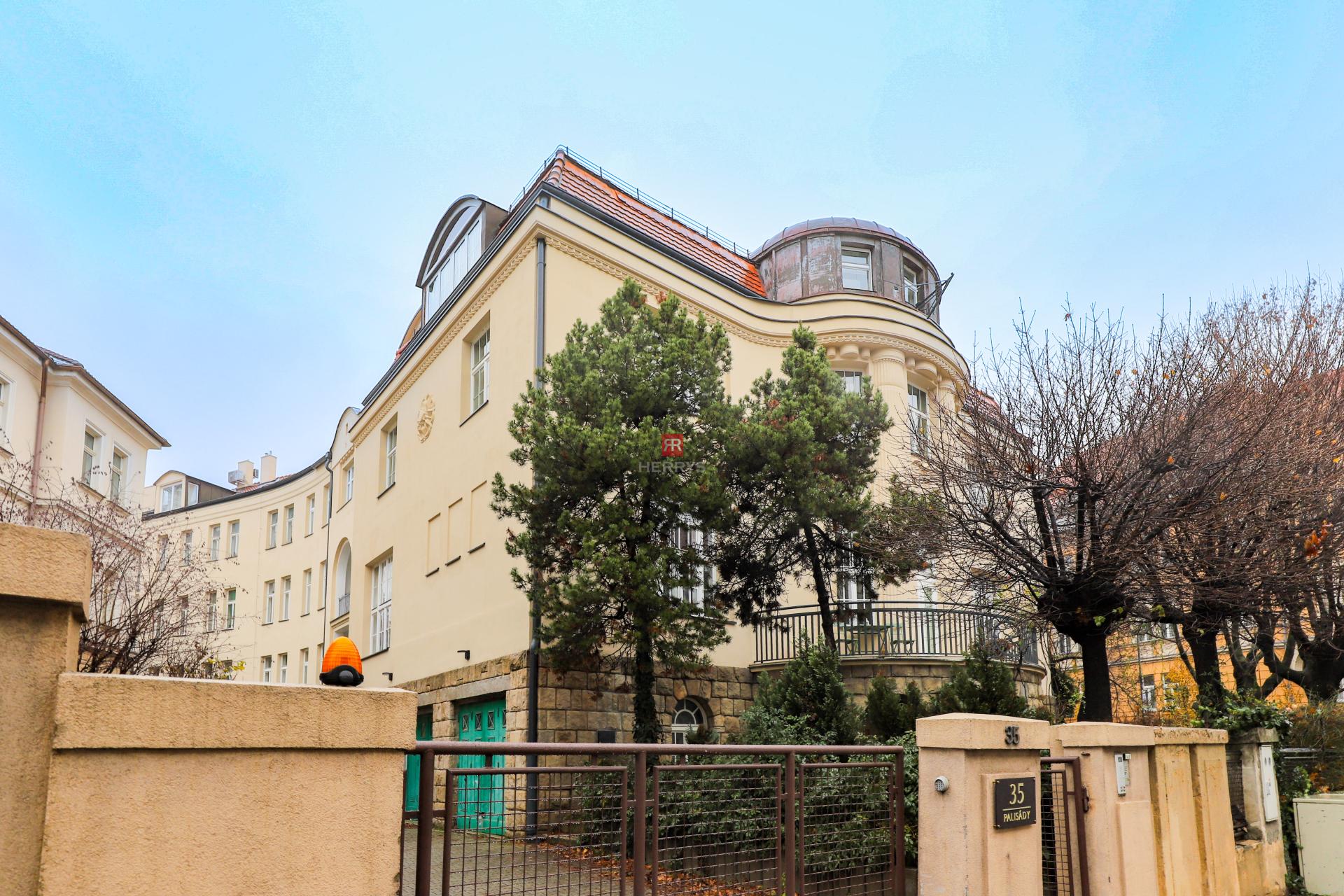 HERRYS - Na prenájom luxusný úplne nový 4-izbový kompletne zariadený byt na ulici Palisády