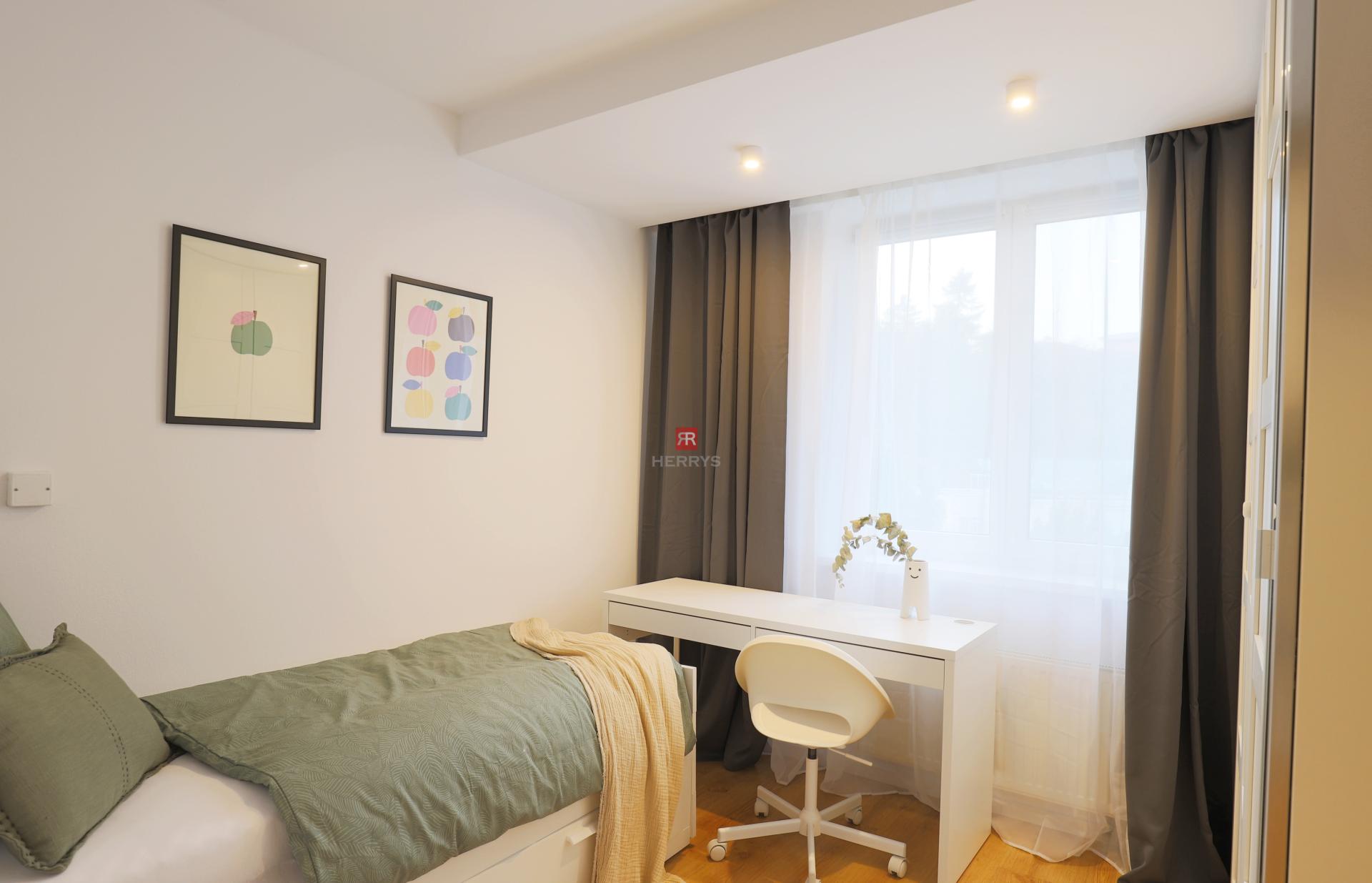 HERRYS – Na prenájom luxusný 4-izbový mezonet pri Horskom parku so záhradou a bazénom&nbsp;