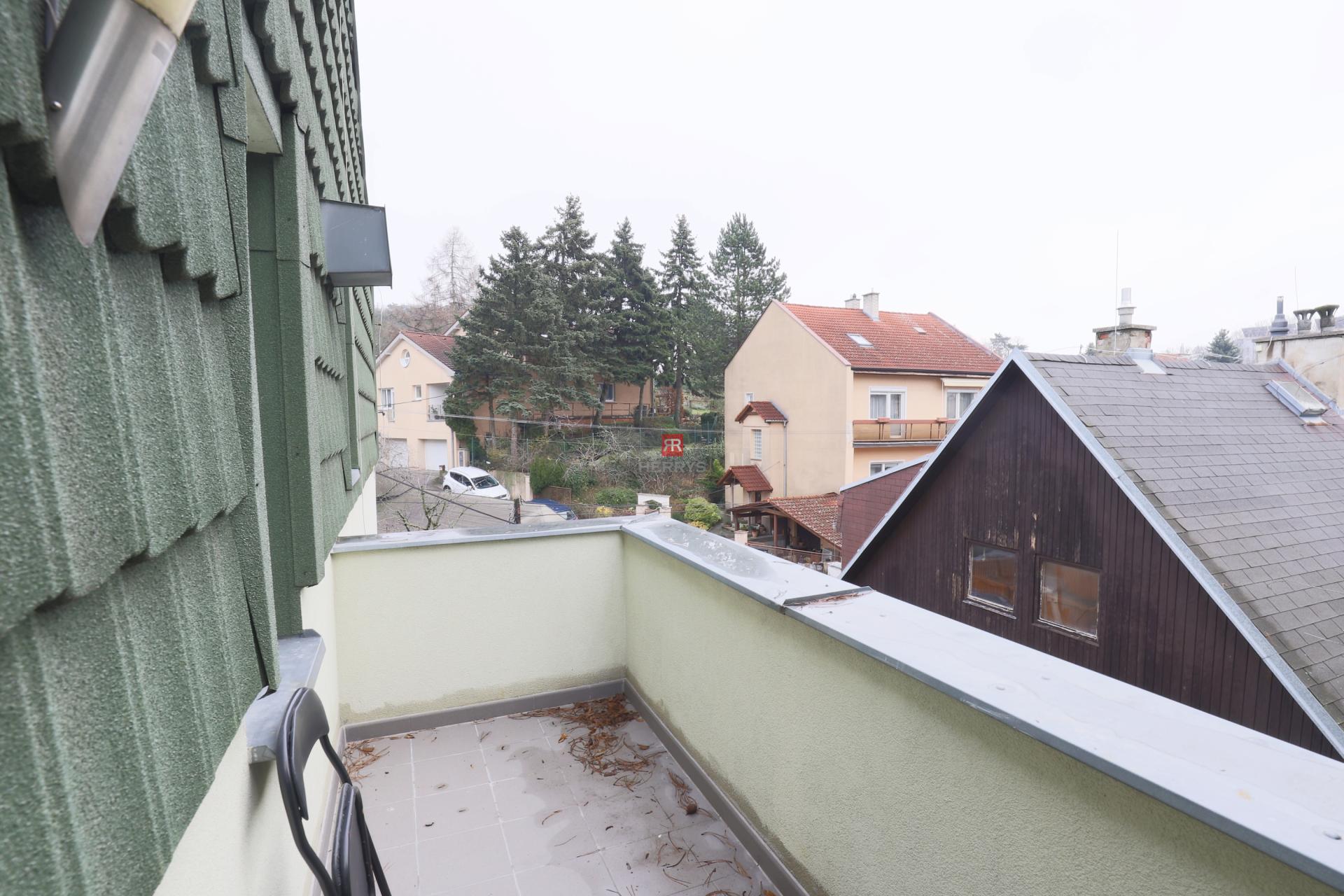 HERRYS – Na prenájom luxusný 4-izbový mezonet pri Horskom parku so záhradou a bazénom&nbsp;