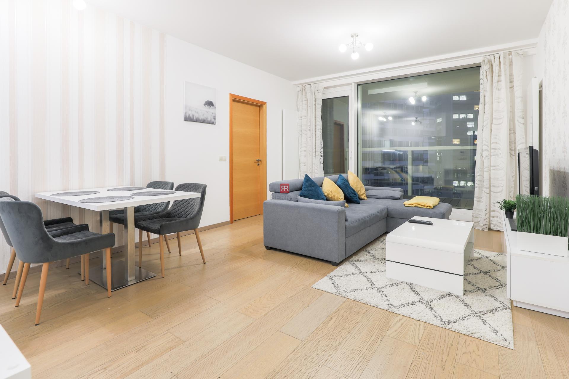 HERRYS - Sunny 3-room apartment for rent with parking space Panorama city