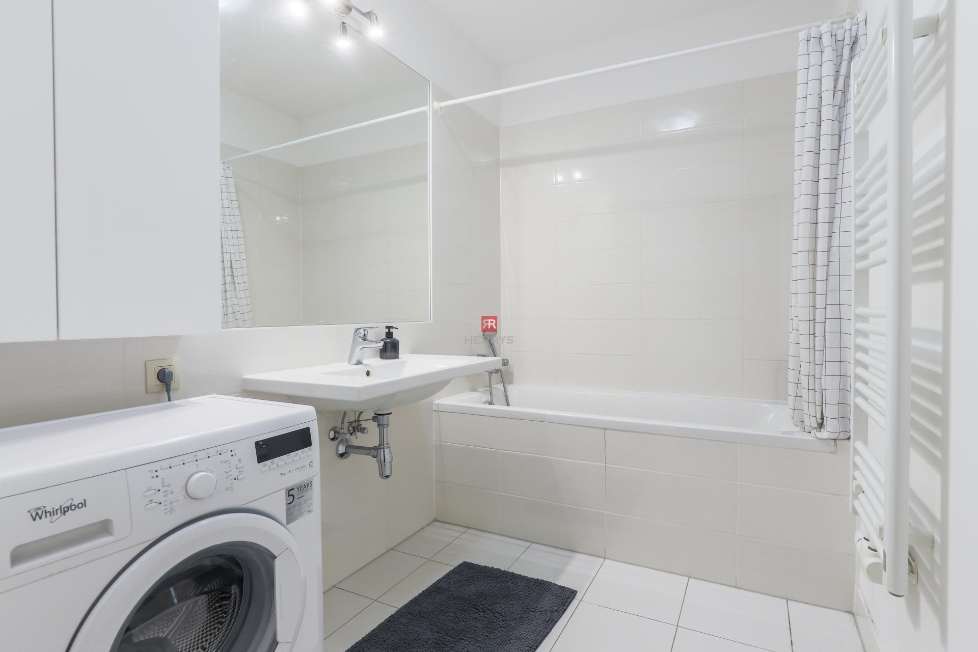 HERRYS - Sunny 3-room apartment for rent with parking space Panorama city