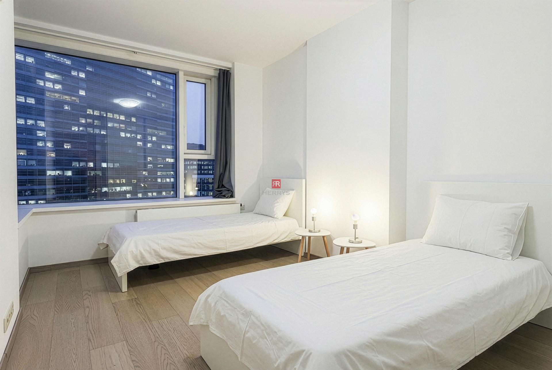 HERRYS - Sunny 3-room apartment for rent with parking space Panorama city