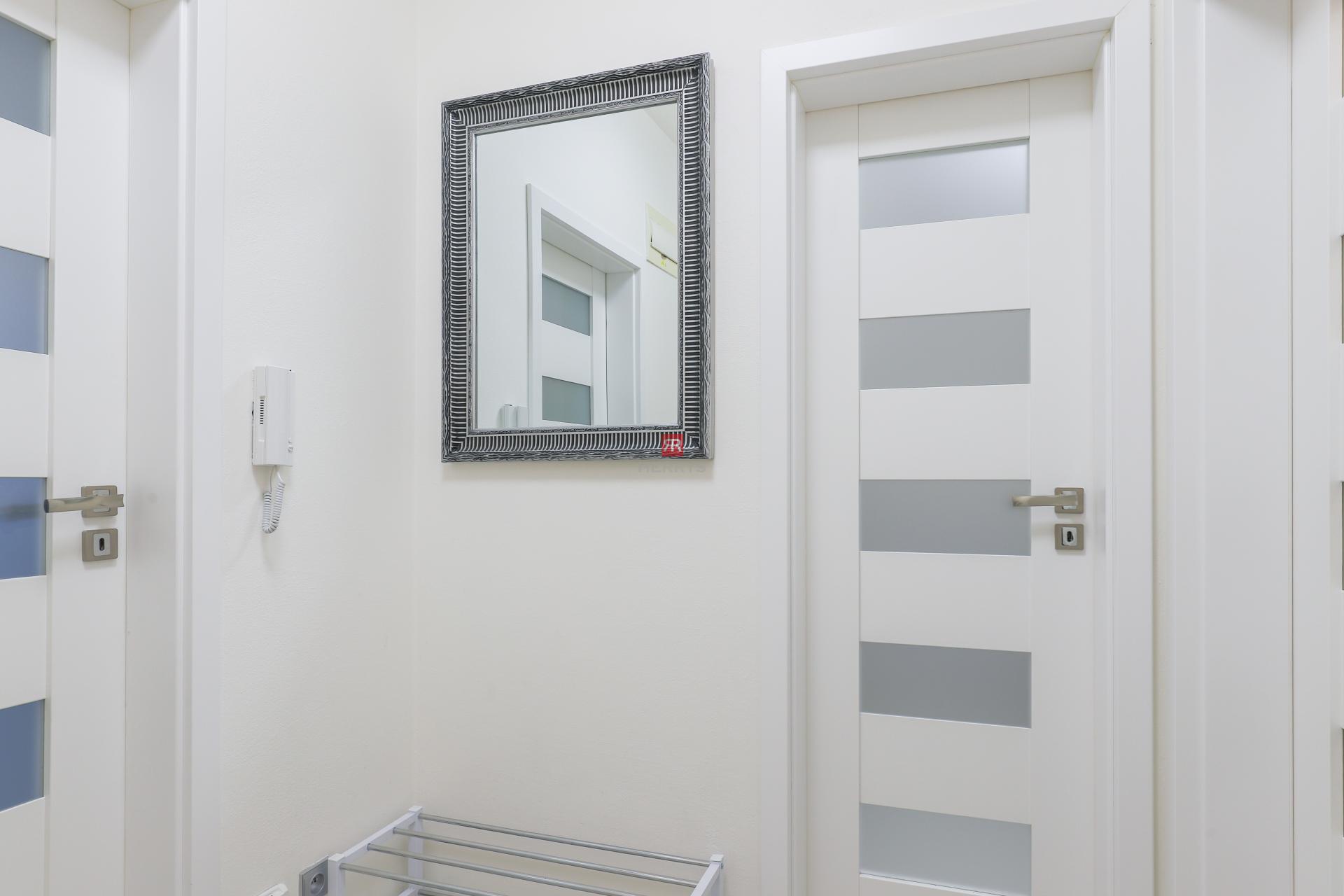 HERRYS - Na prenájom &nbsp;zariadený, priestranný 1 izbový byt v Ružinove, na Tomašikovej ulici