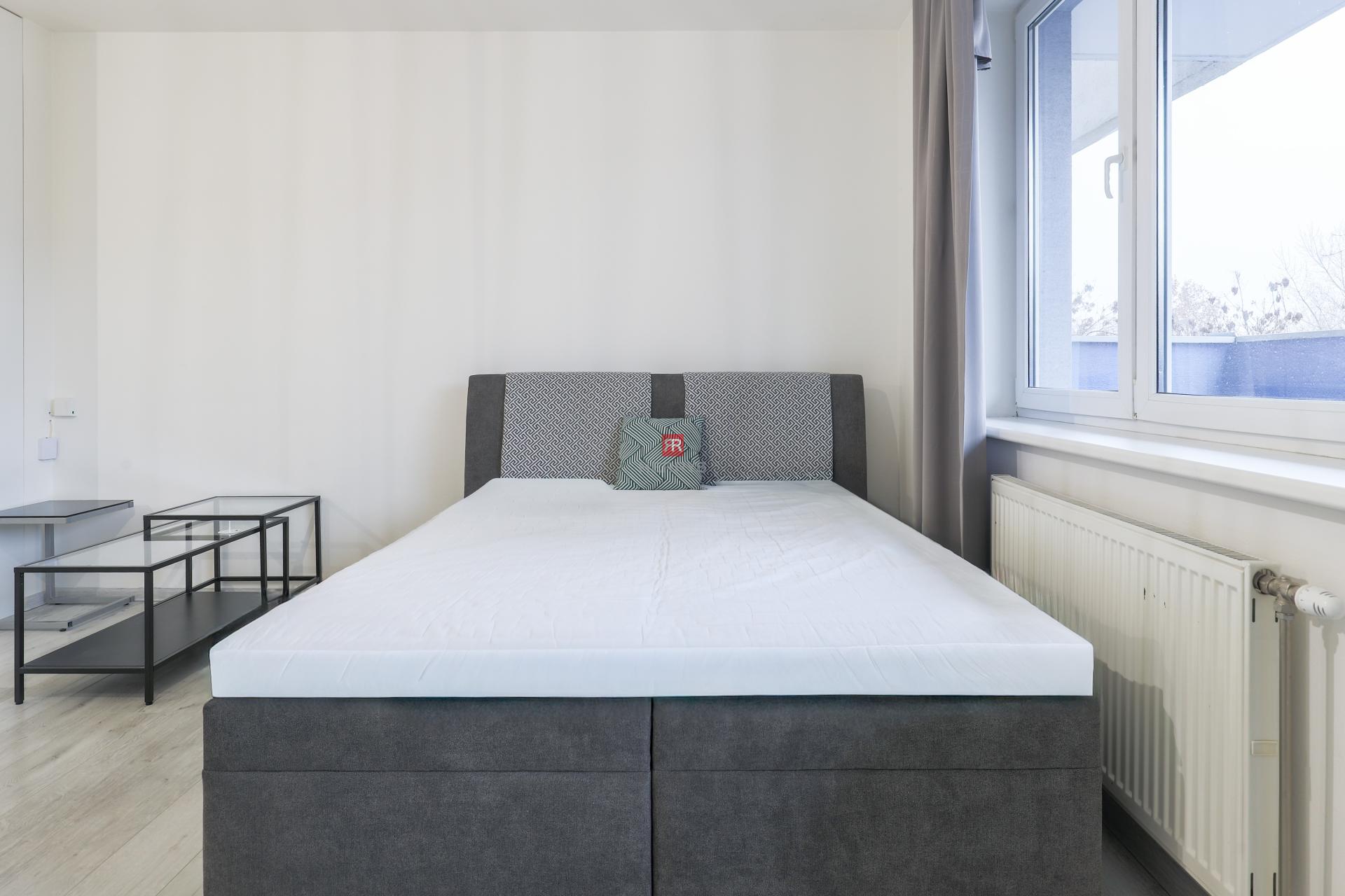 HERRYS - Na prenájom &nbsp;zariadený, priestranný 1 izbový byt v Ružinove, na Tomašikovej ulici